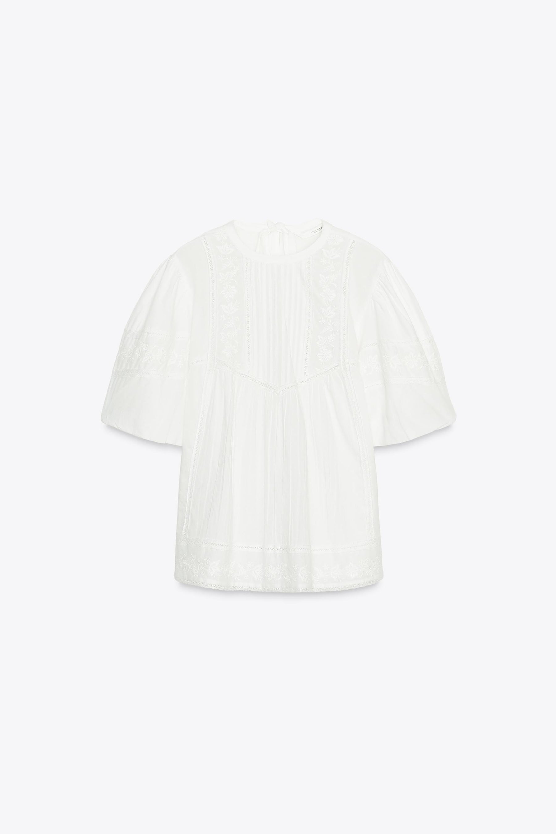 EMBROIDERED ROMANTIC BLOUSE