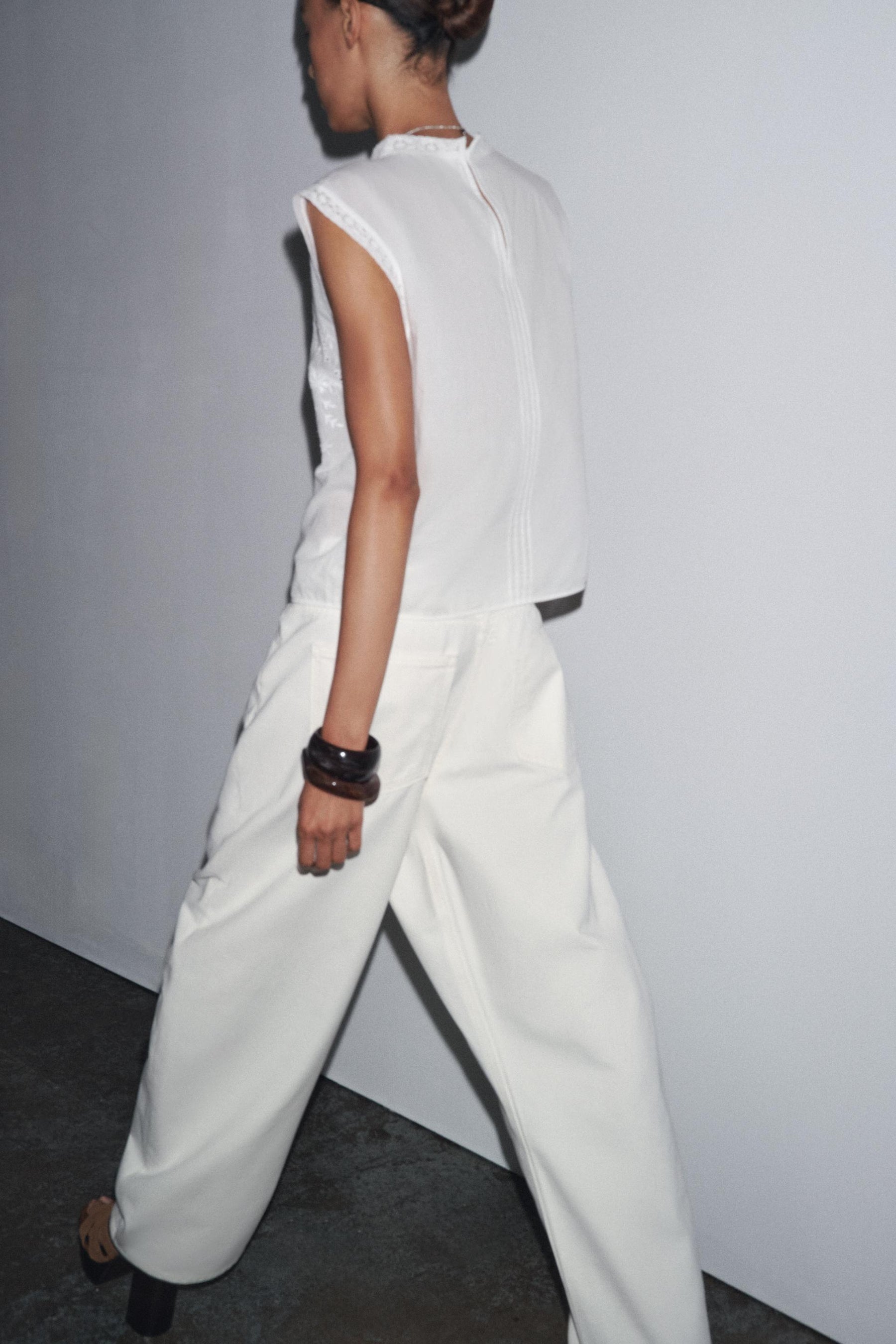 Sleeveless Ladder Stitch Blouse