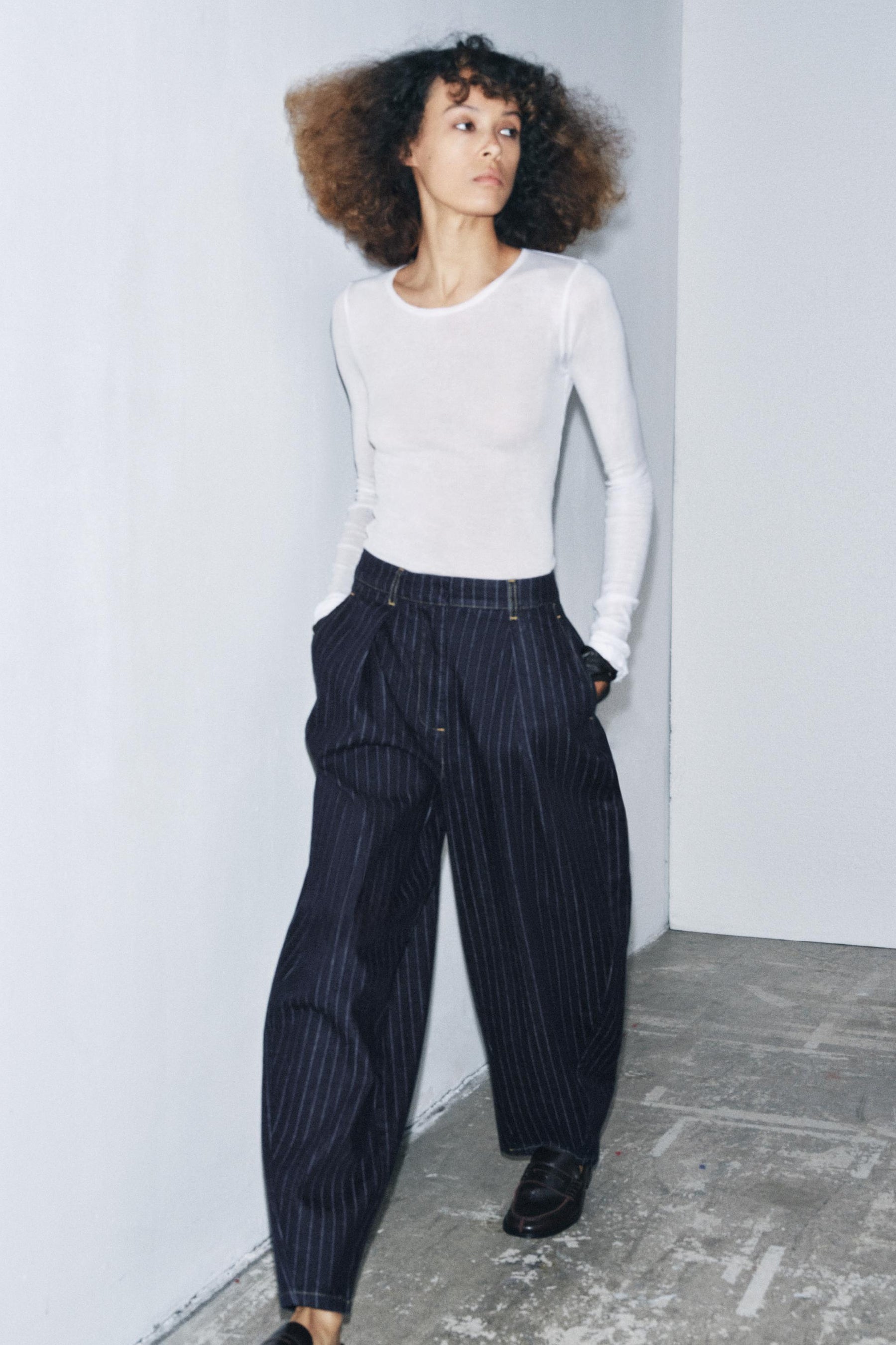 Mid-Waist Striped Balloon Jeans