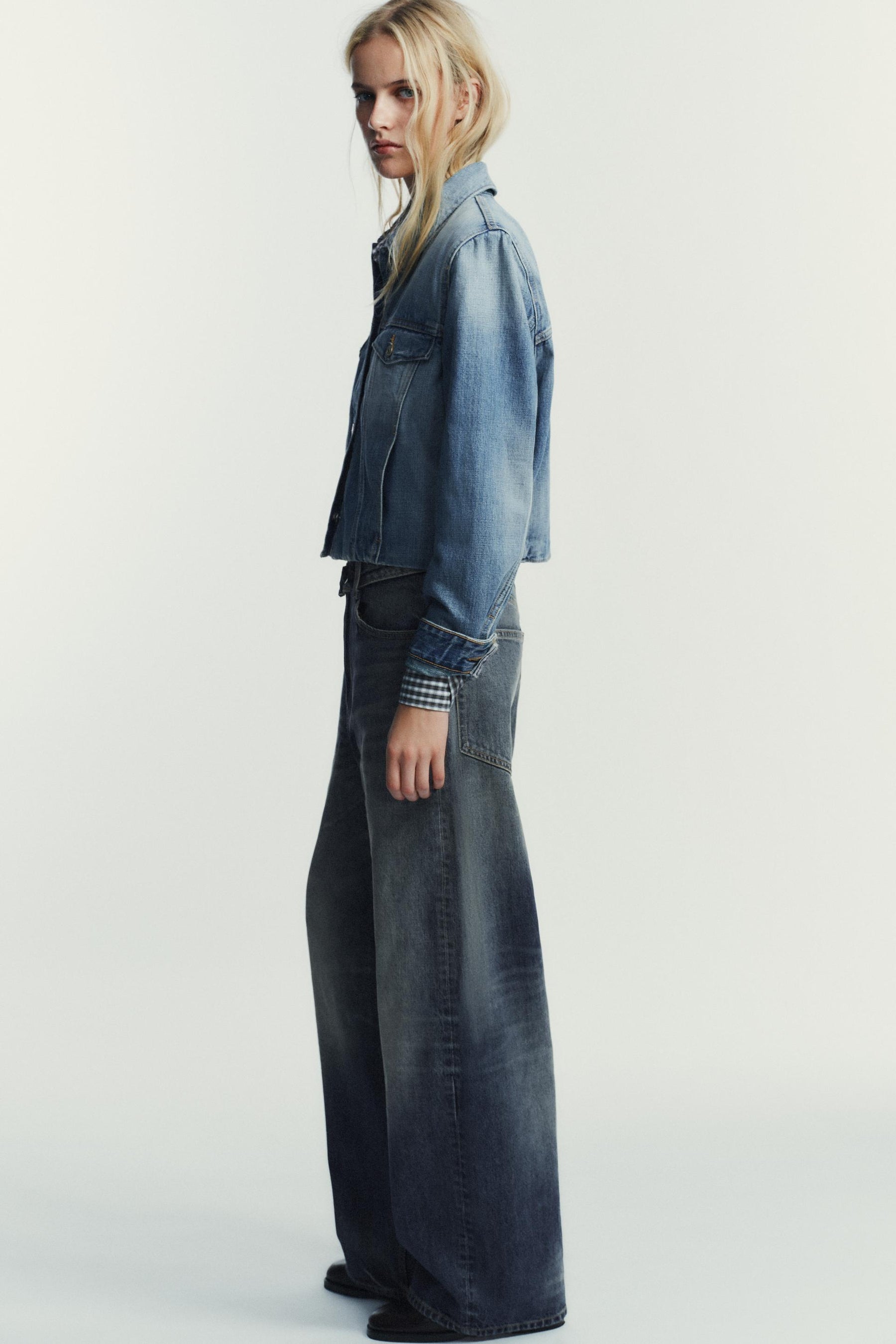 Mid-Waist Folded Waist Jeans