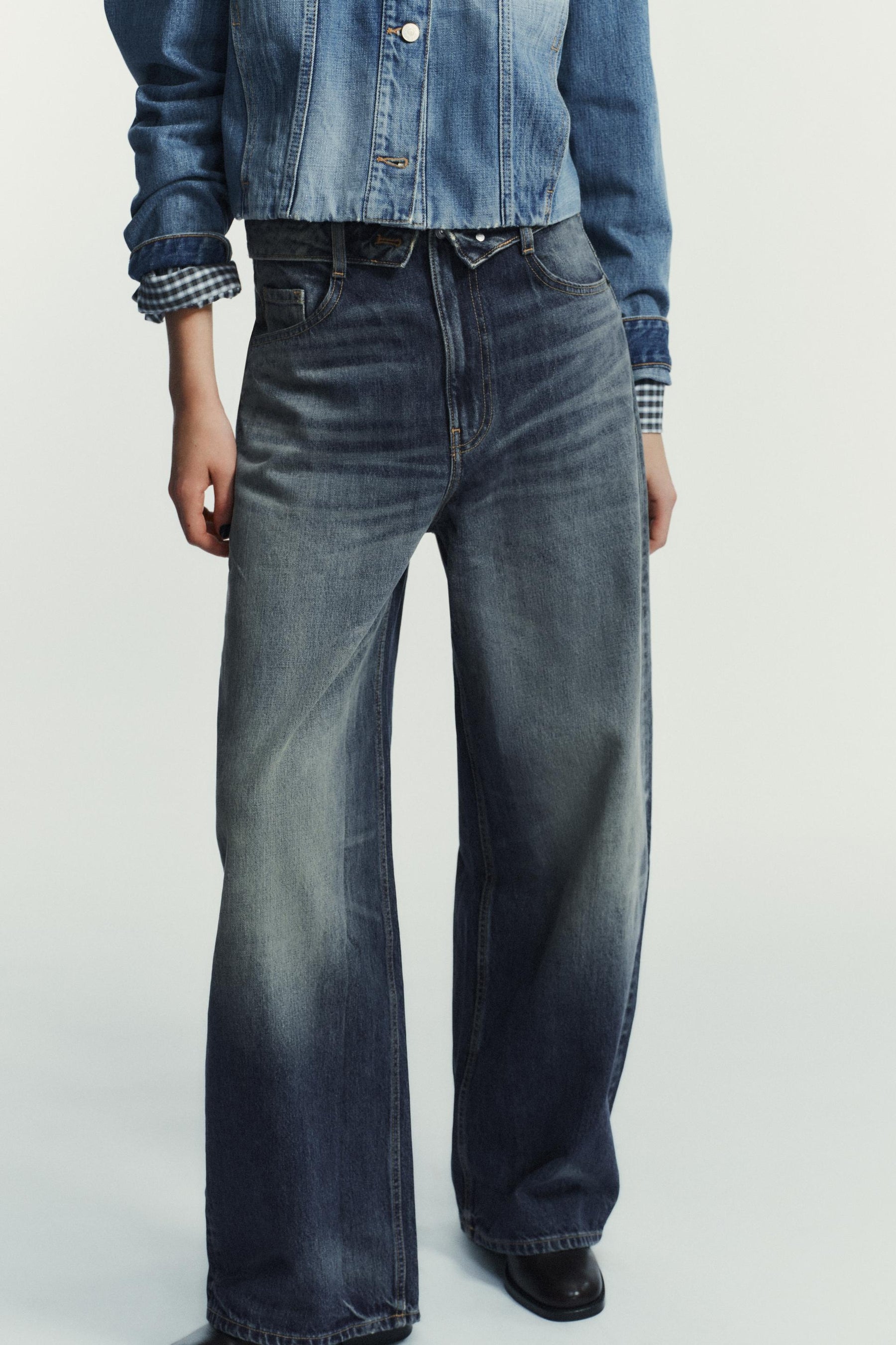 Mid-Waist Folded Waist Jeans