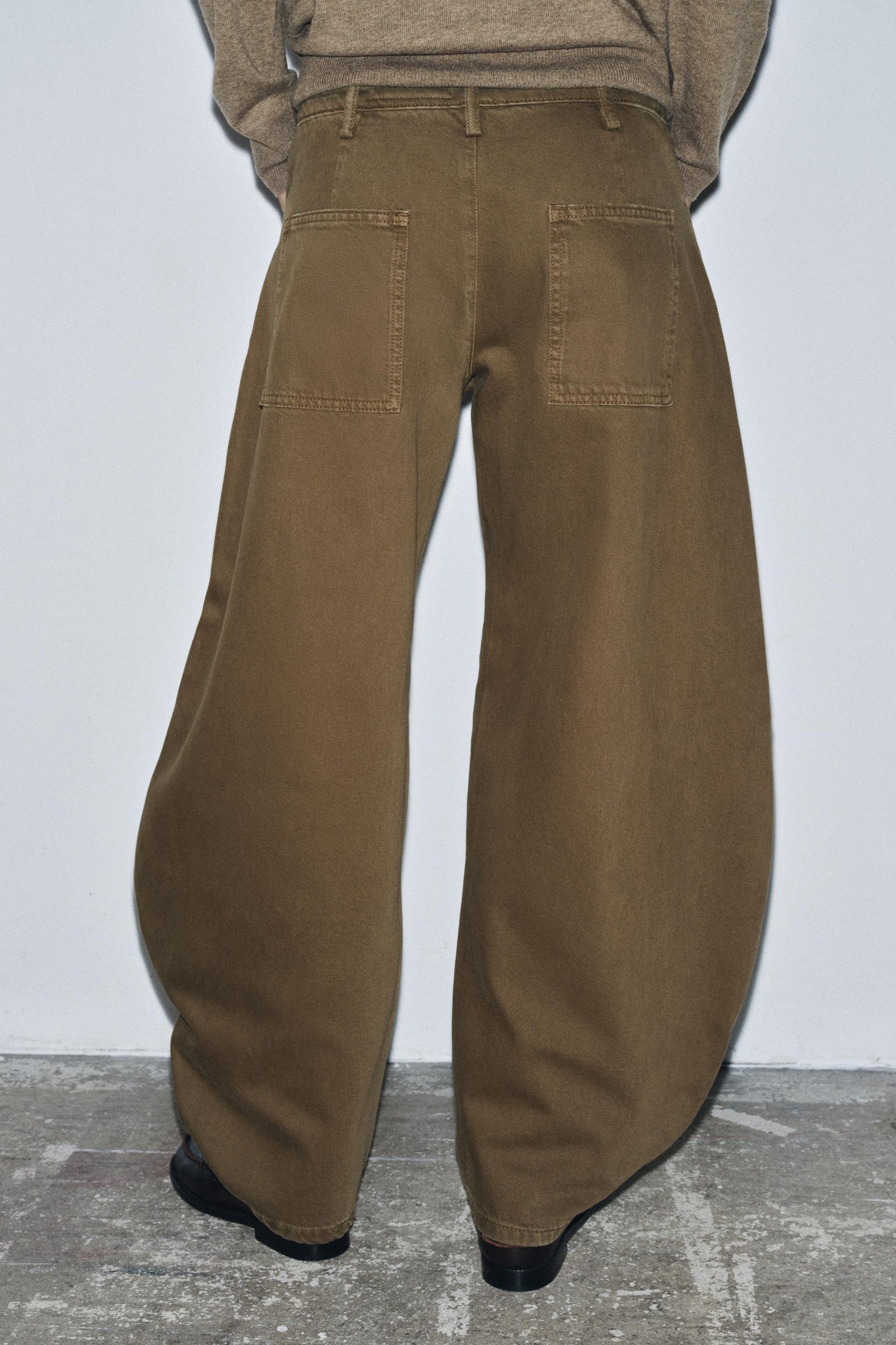 Barrel Mid-Waist Jeans
