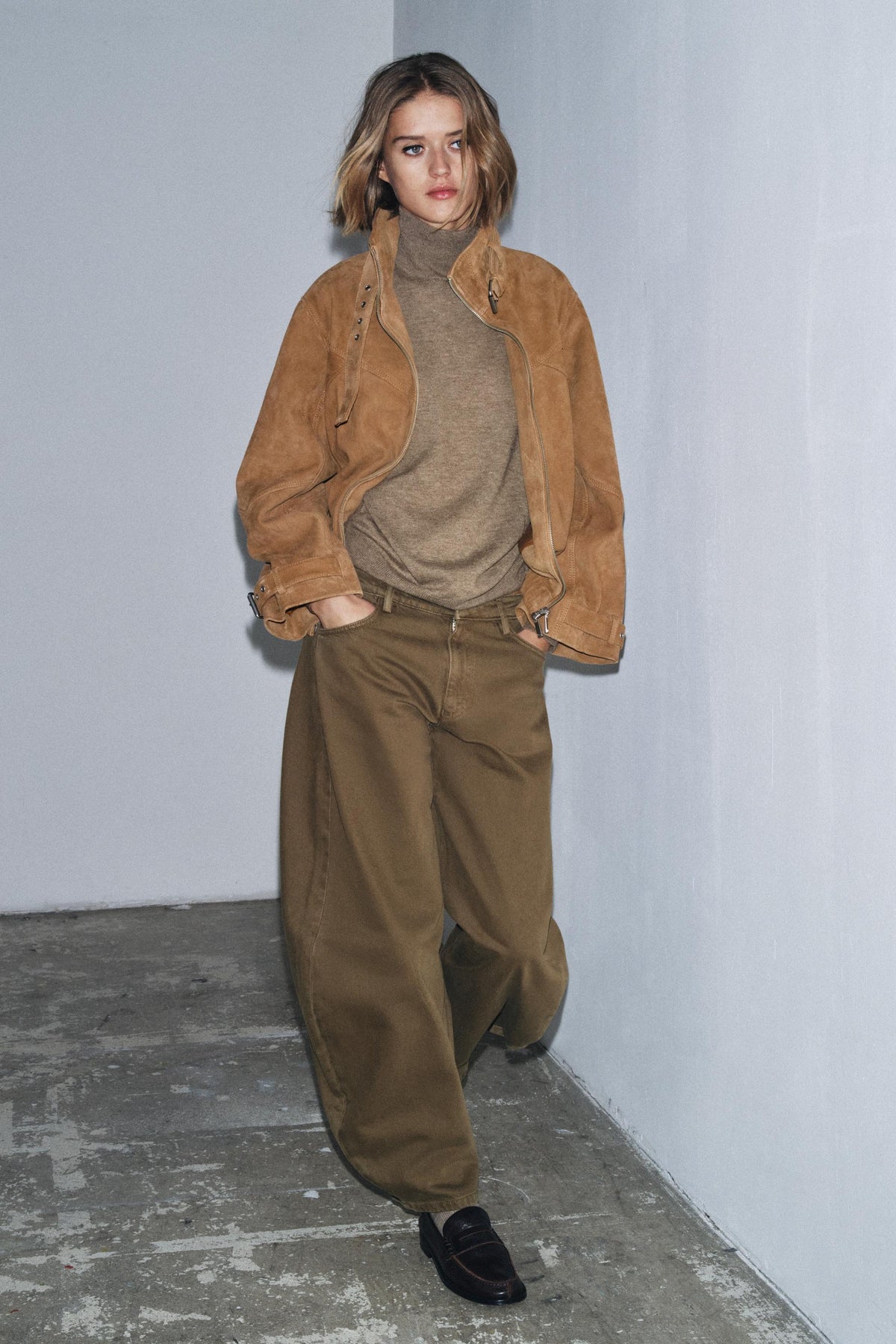 Barrel Mid-Waist Jeans