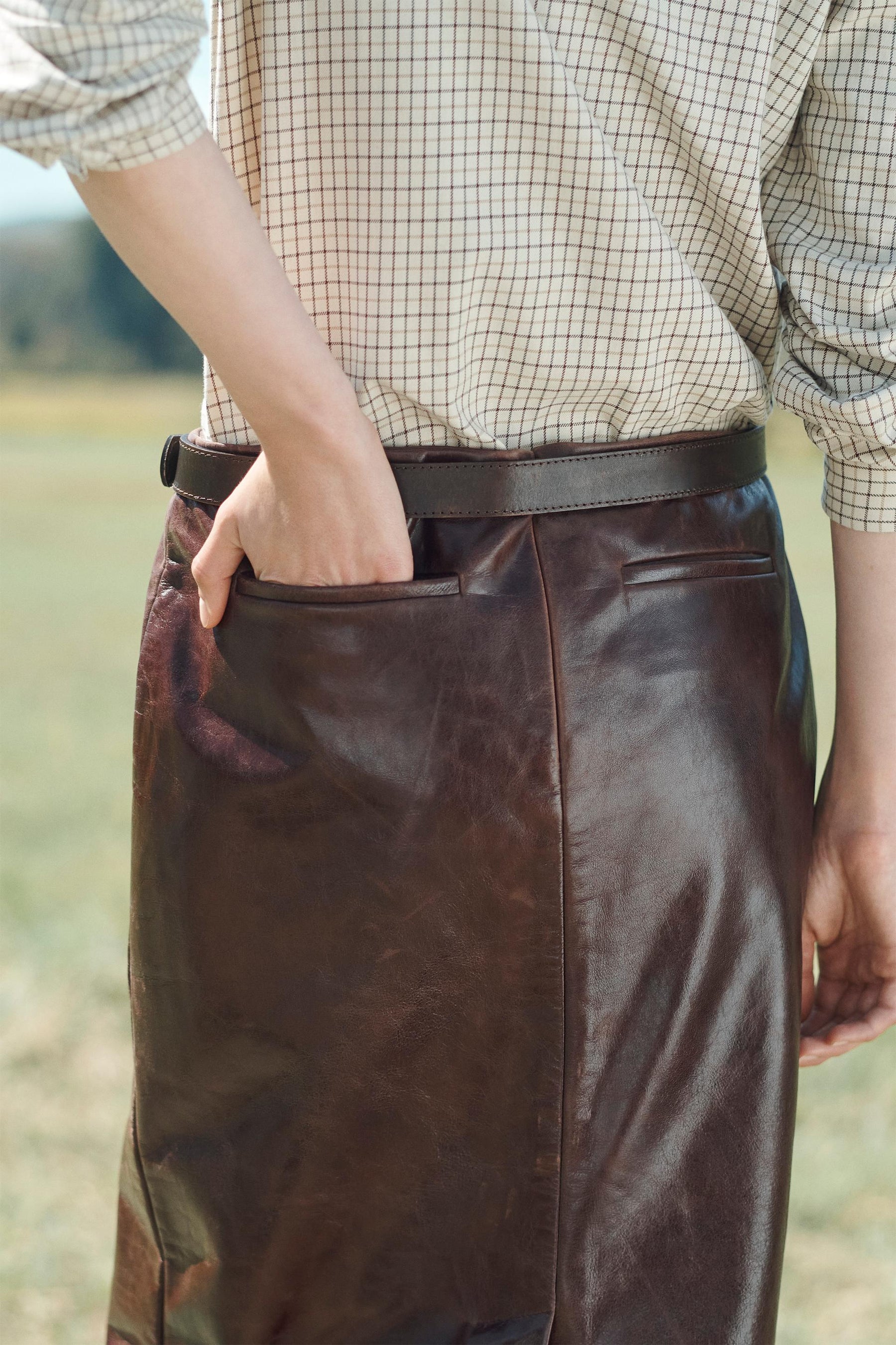 100% LEATHER STRAIGHT SKIRT