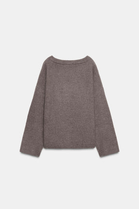 KNIT JUMPER WITH BROOCH