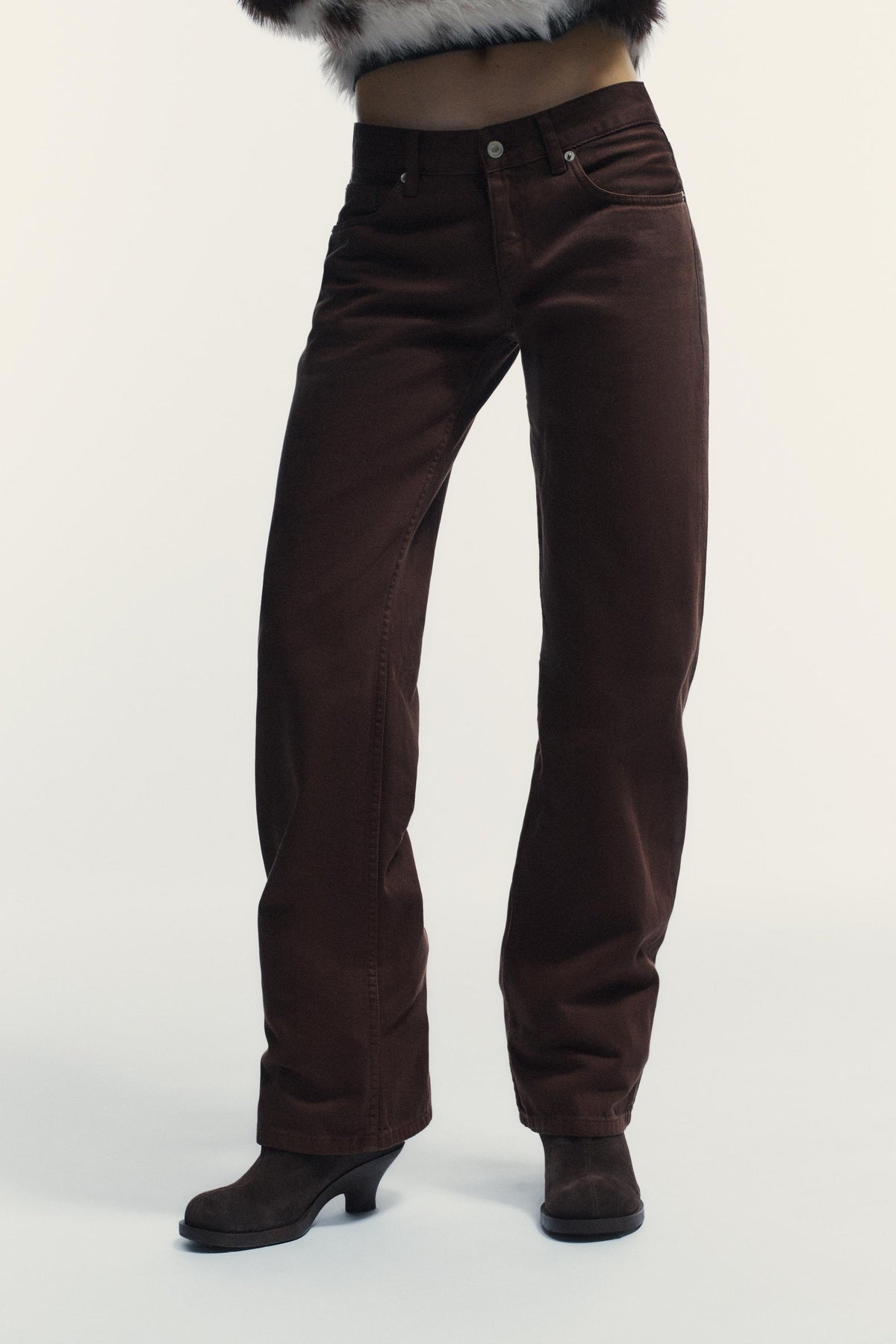 Wide-leg low-rise jeans