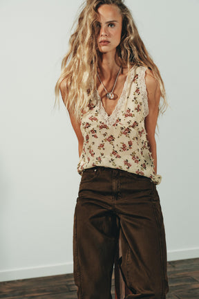 Baggy mid-waist jeans