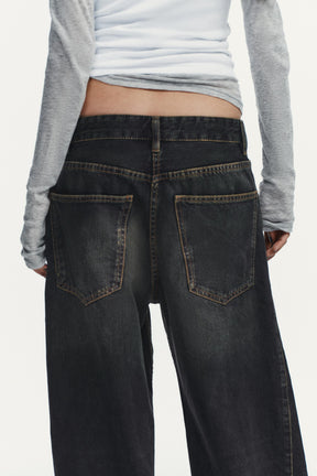Oversized low-rise barrel jeans