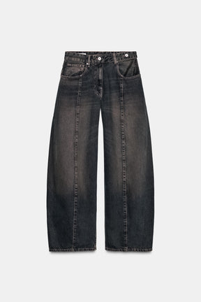 Oversized low-rise barrel jeans