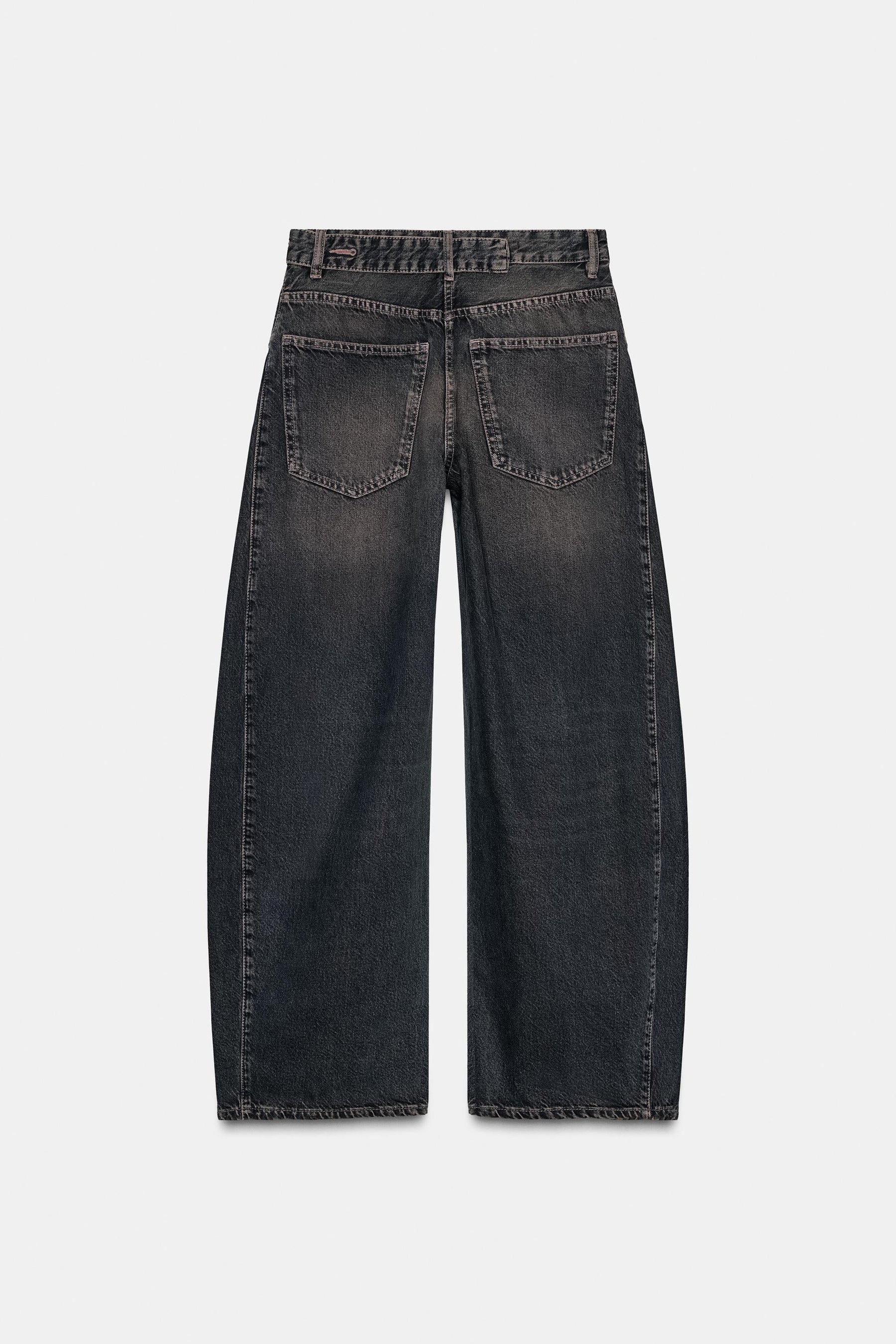 Oversized low-rise barrel jeans