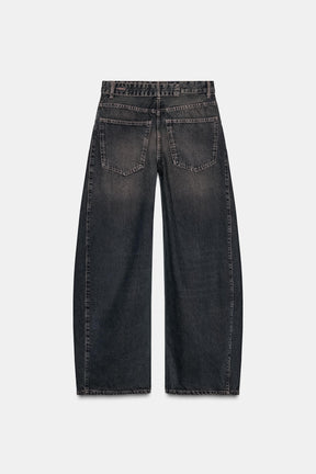 Oversized low-rise barrel jeans