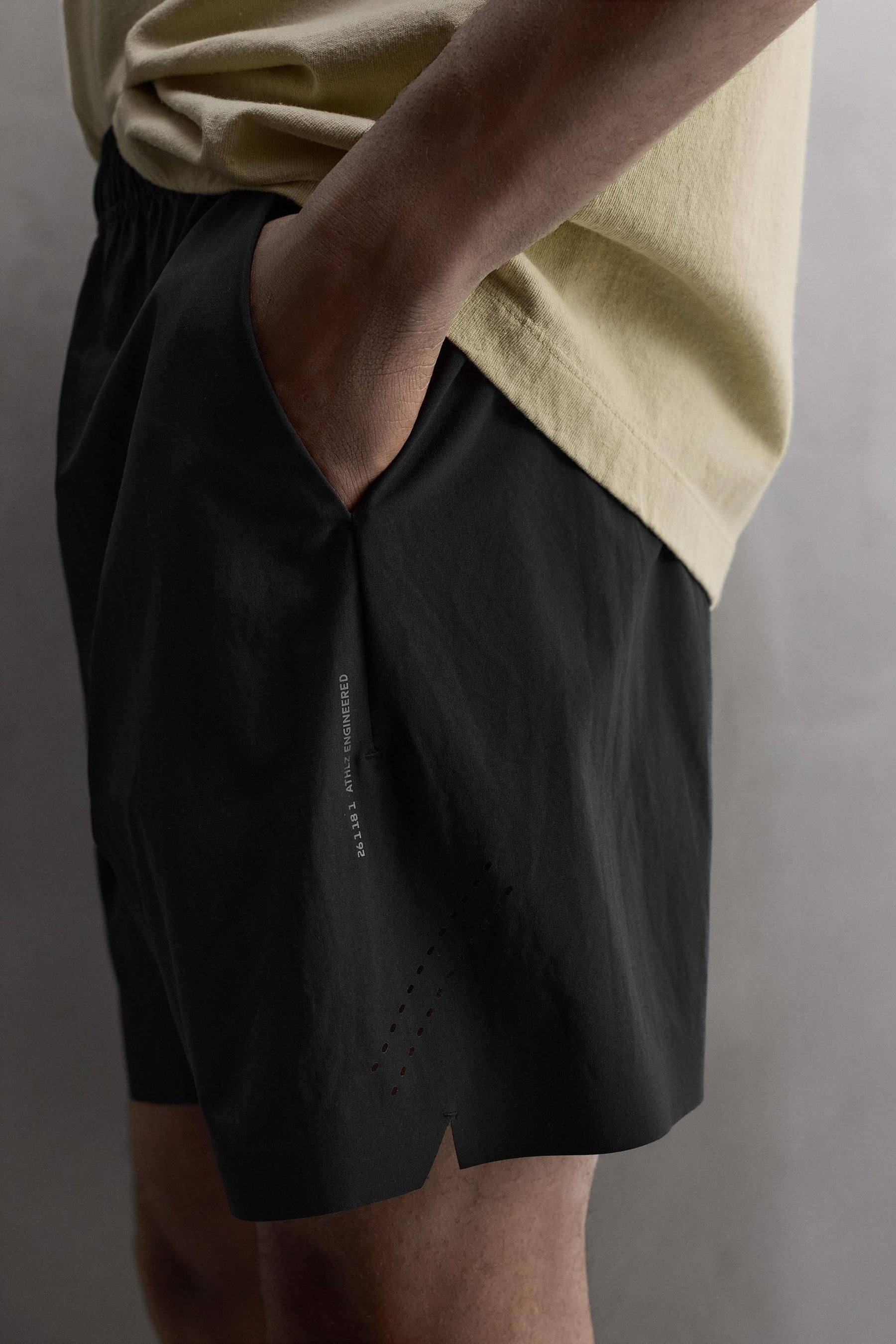 PERFORATED LIGHTWEIGHT SHORTS - Image 5