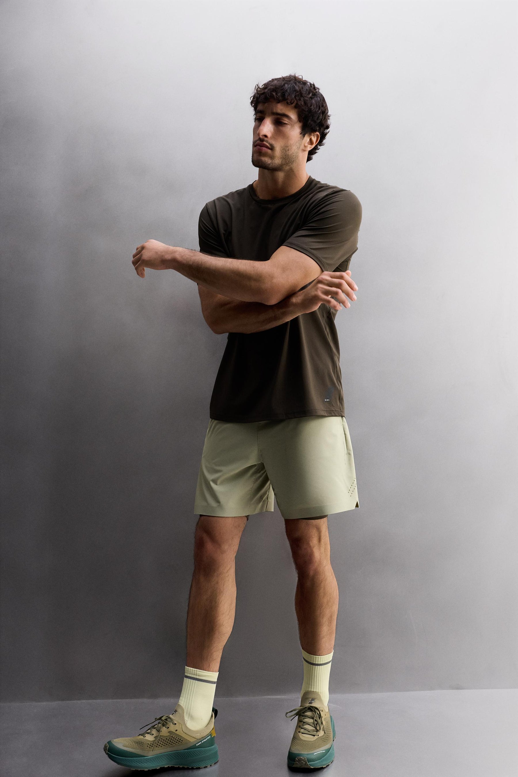 PERFORATED LIGHTWEIGHT SHORTS - Image 5
