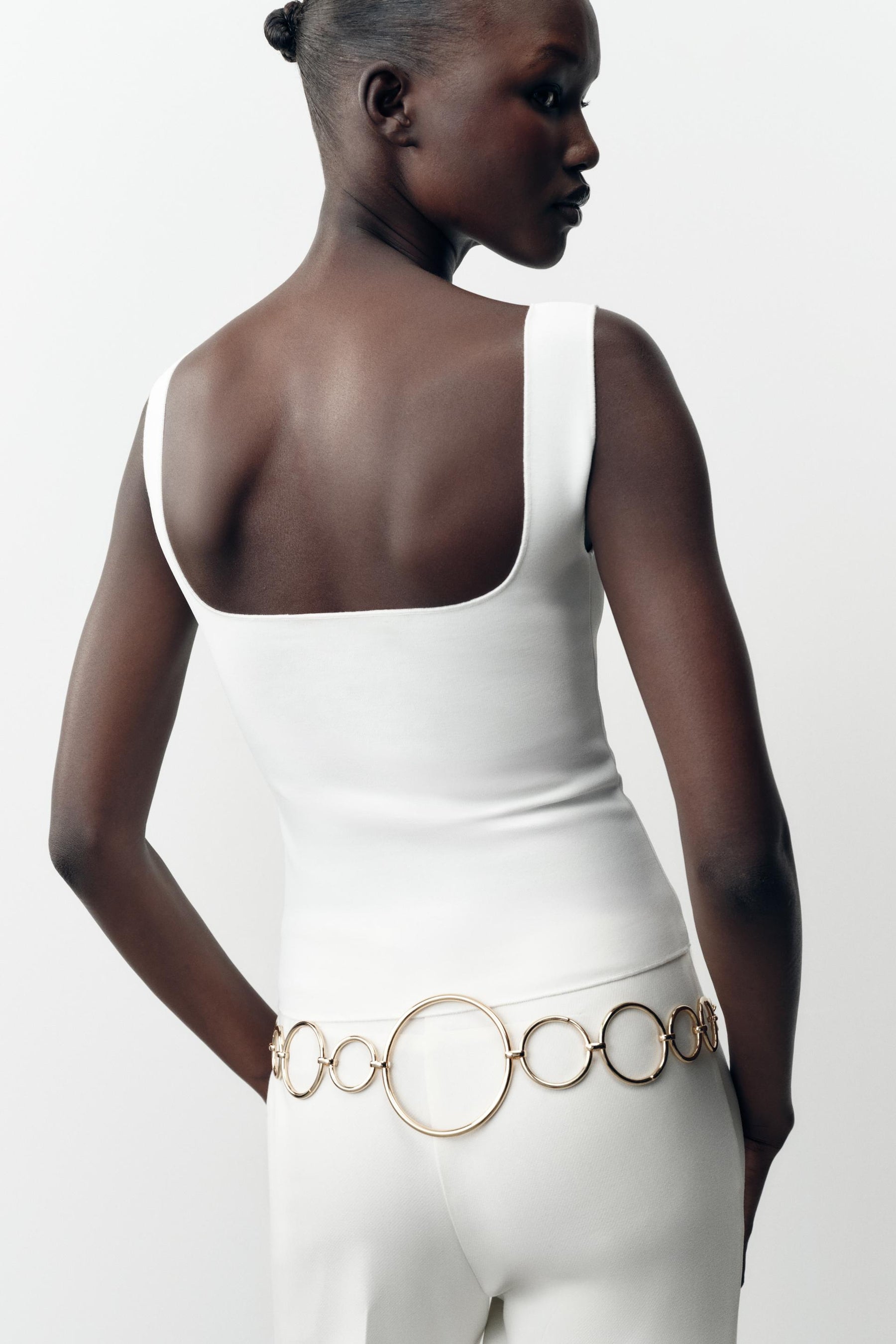 FLORAL EMBROIDERED TOP