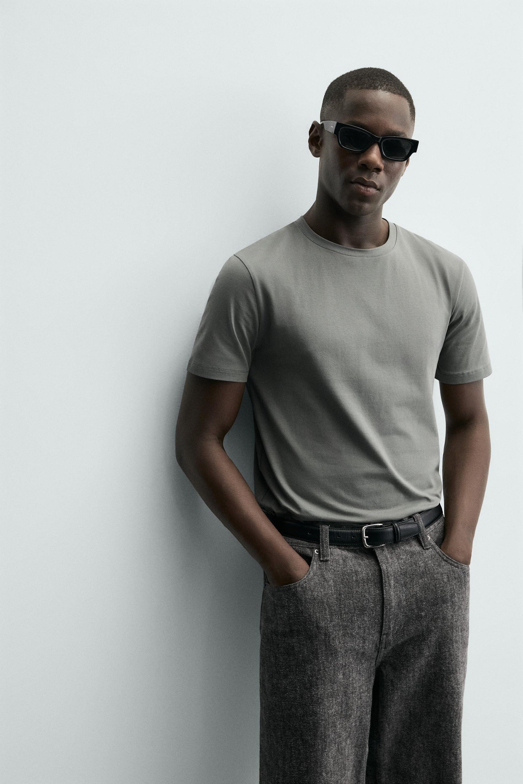 BASIC SLIM FIT T-SHIRT - Image 6