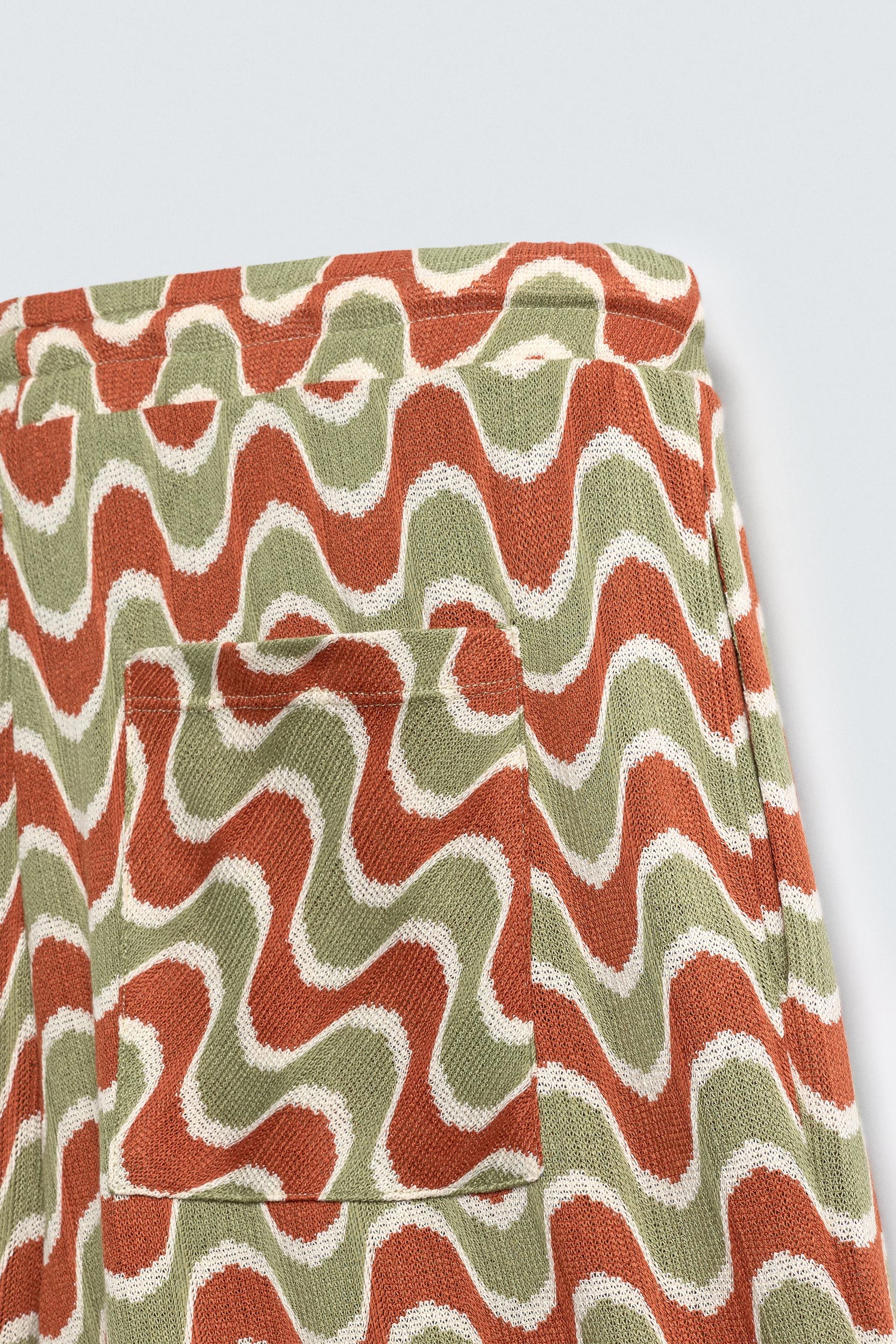 GEOMETRIC JACQUARD BERMUDA SHORTS - Image 10