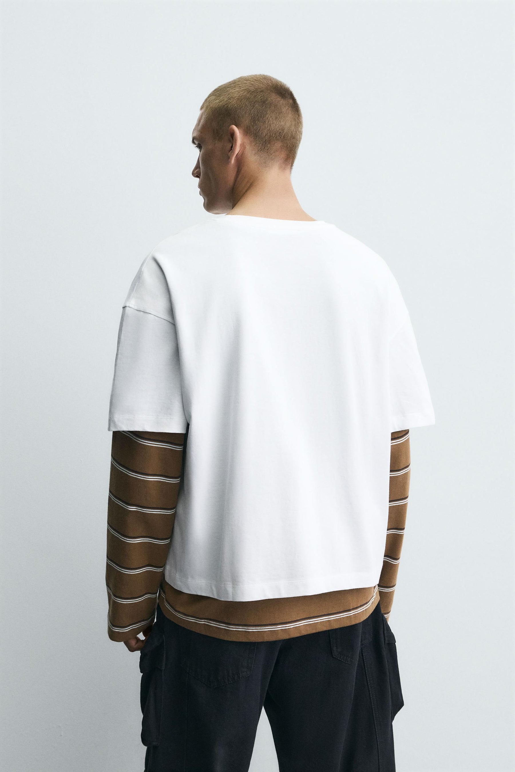 T-SHIRT WITH CONTRAST PRINTS - Image 3