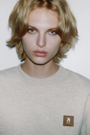 Sweatshirt with label detail