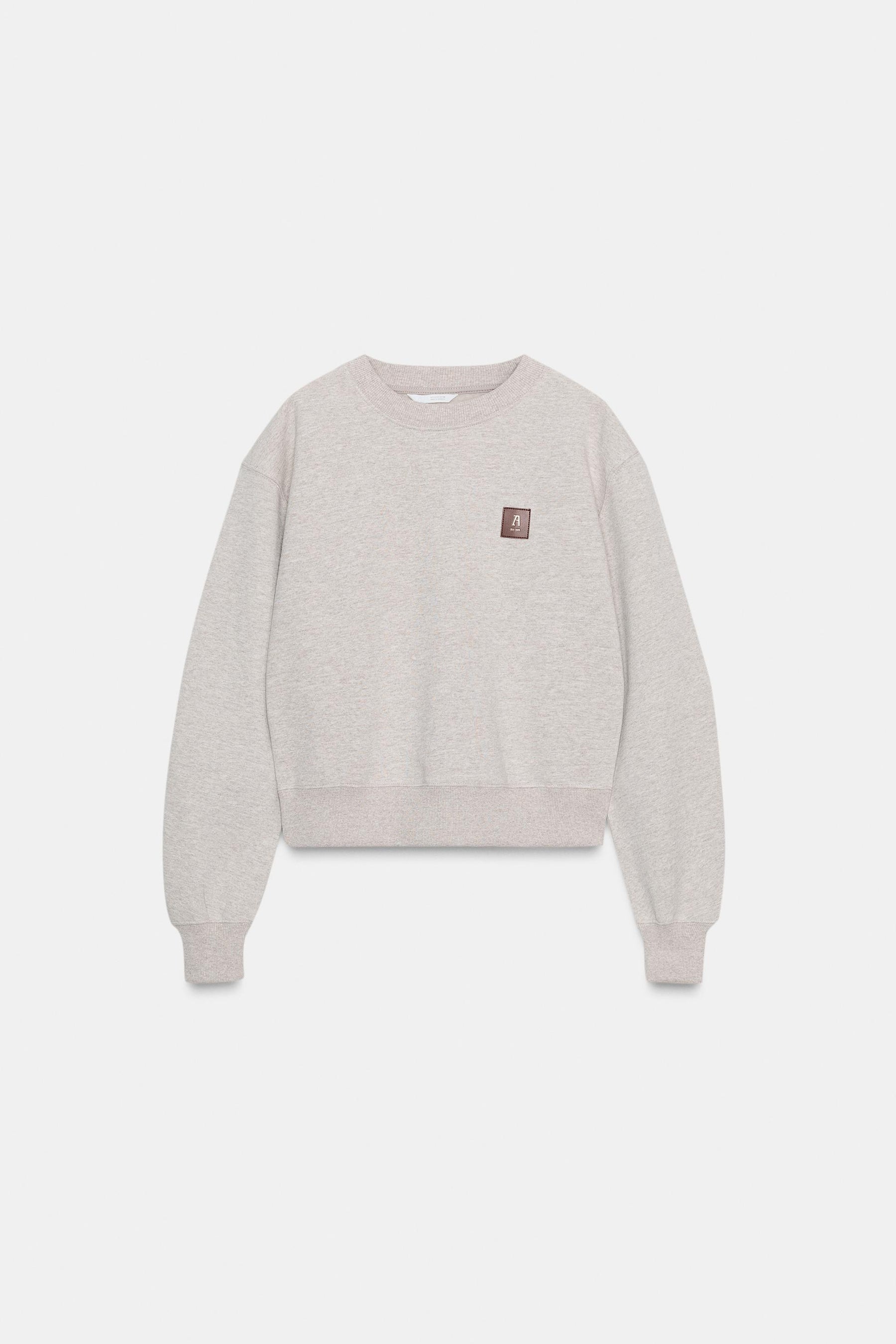 Sweatshirt with label detail