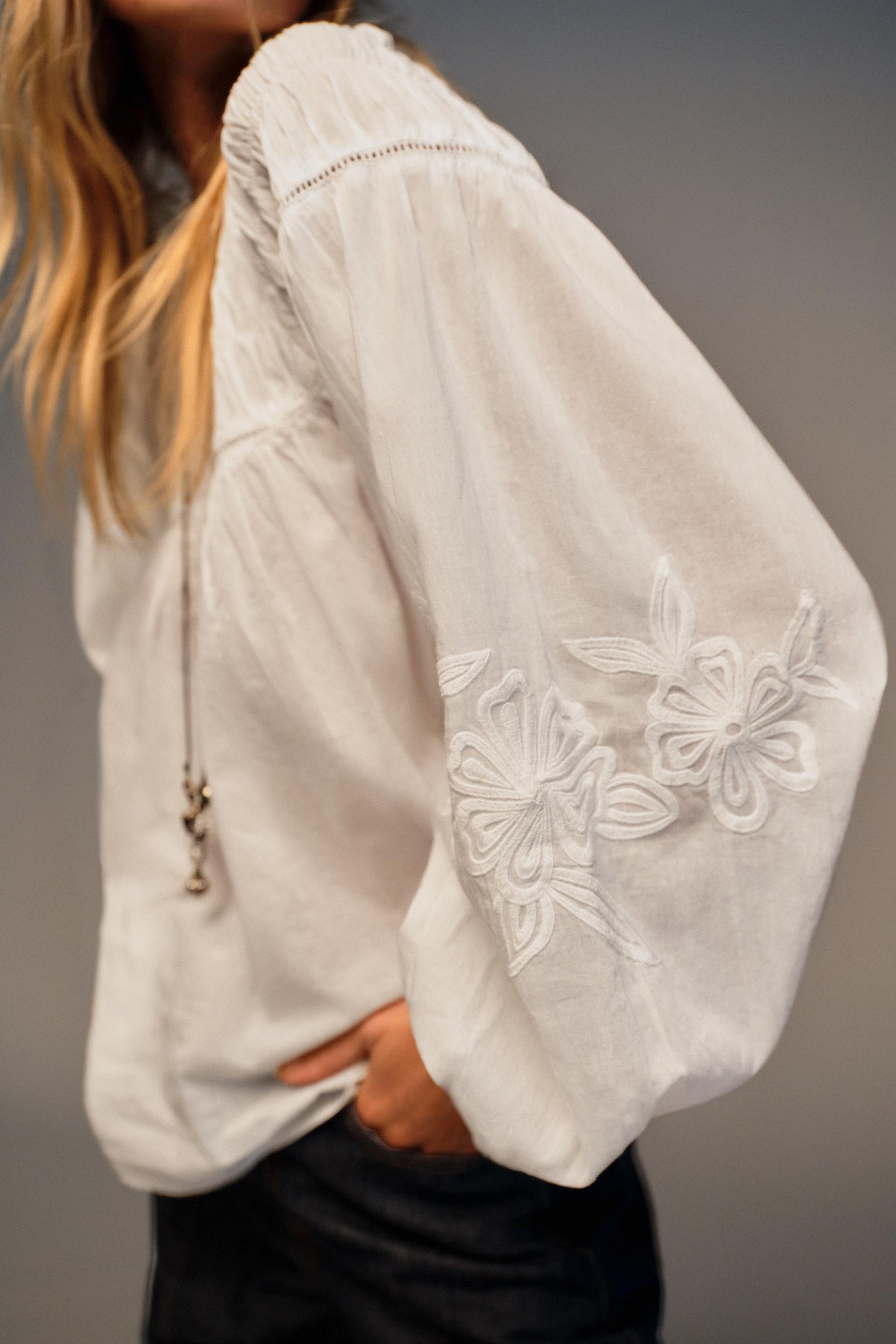 SMOCKED ROMANTIC SHIRT