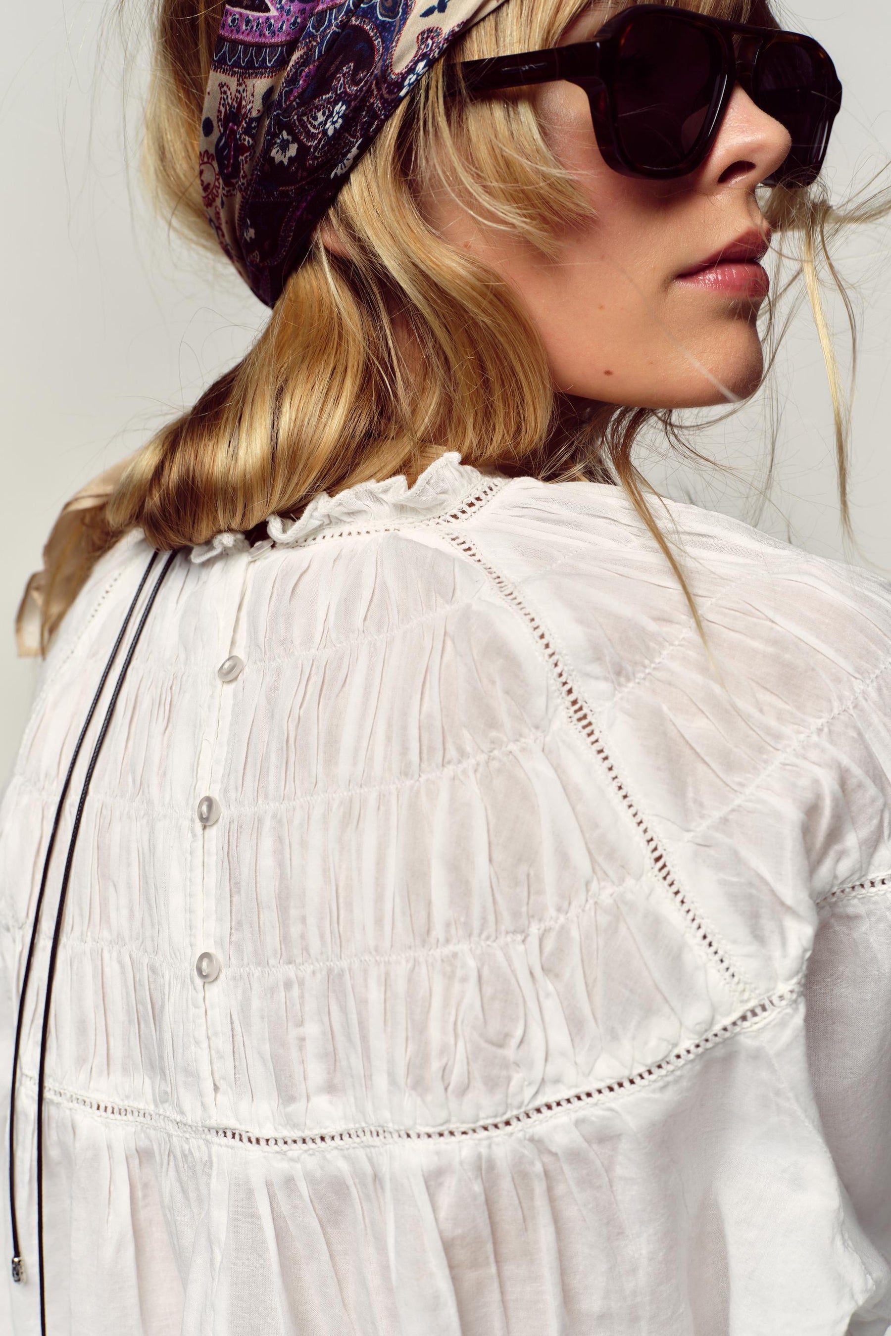 SMOCKED ROMANTIC SHIRT