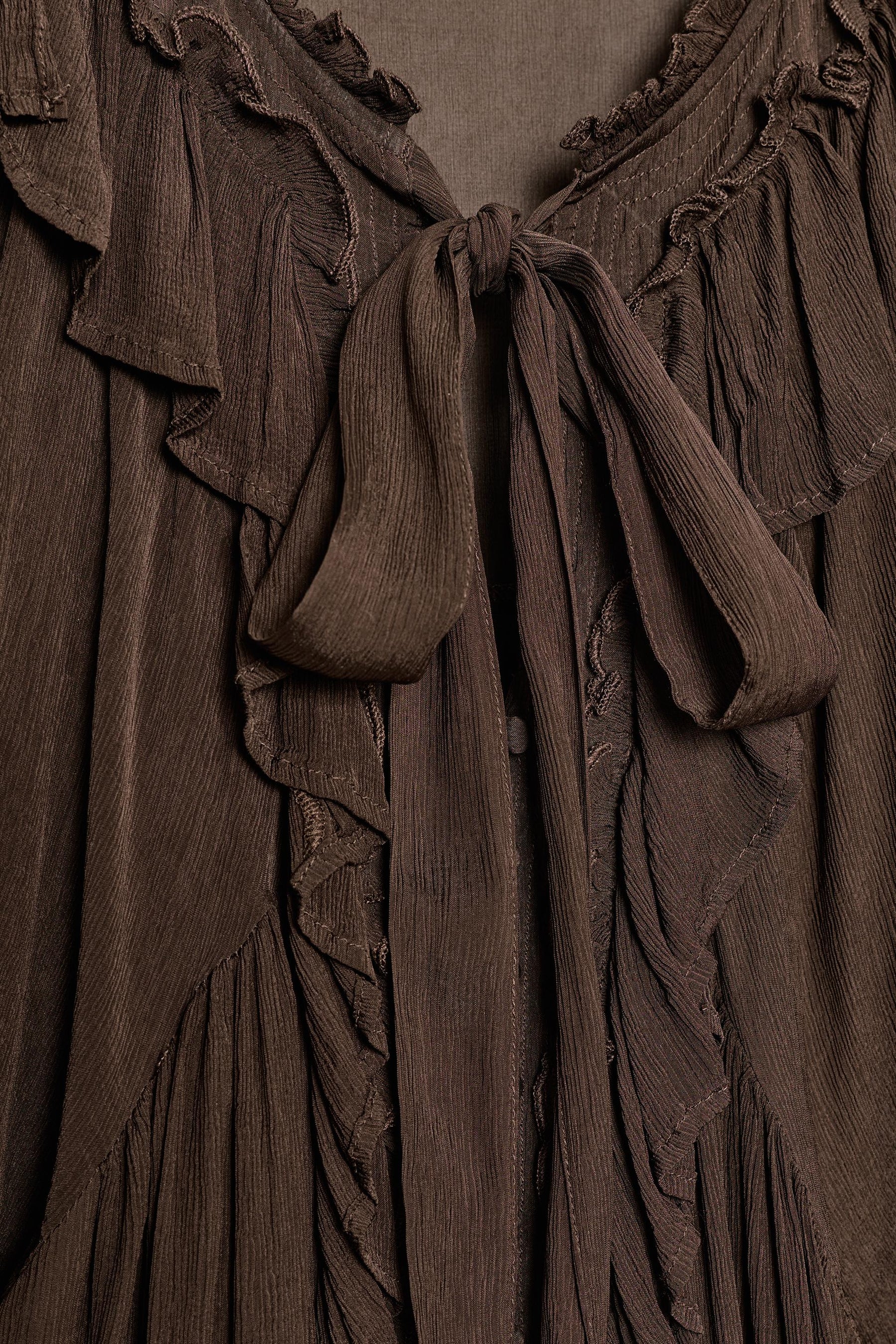 Ruffle-Trimmed Flowing Shirt