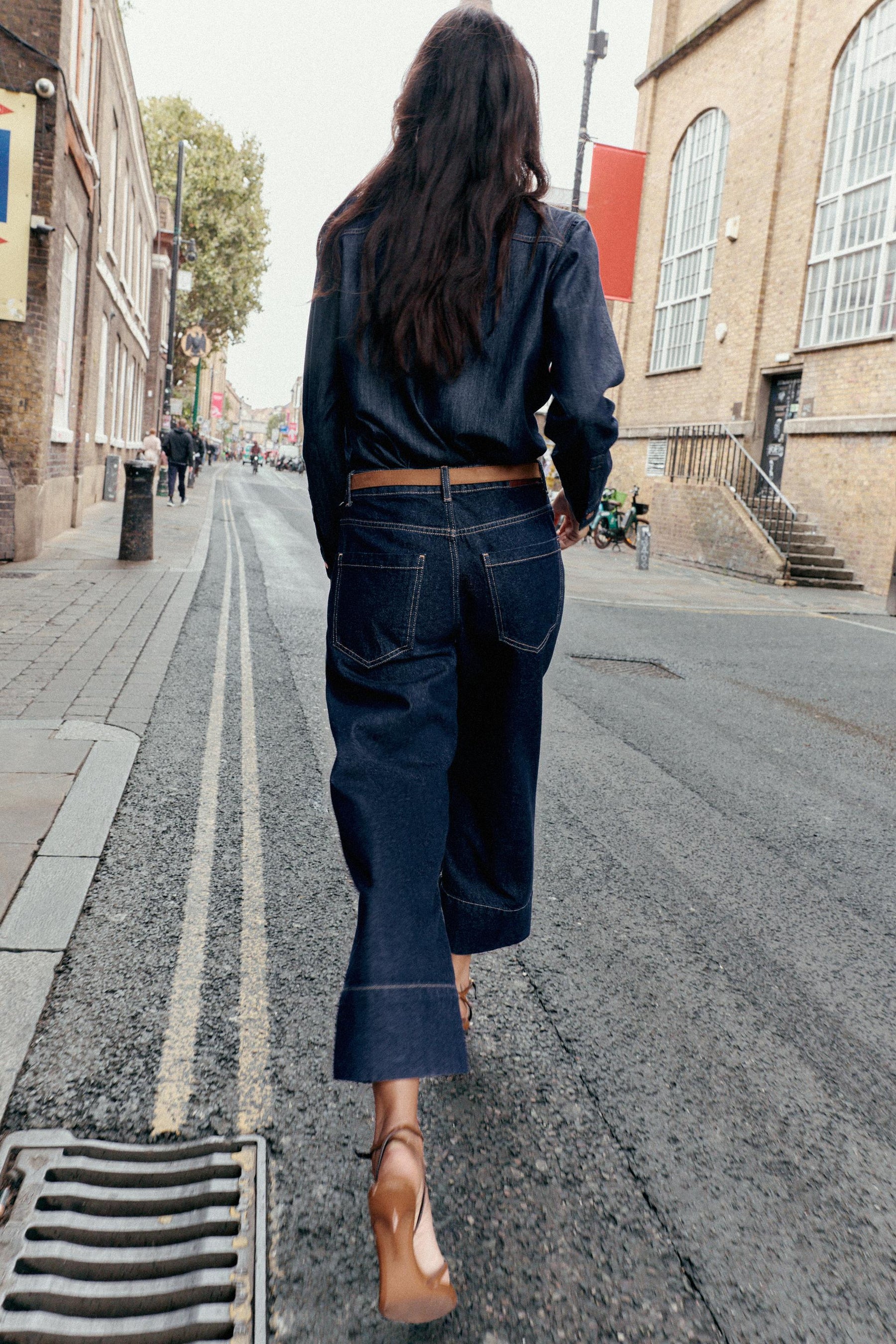 High-waist cropped jeans