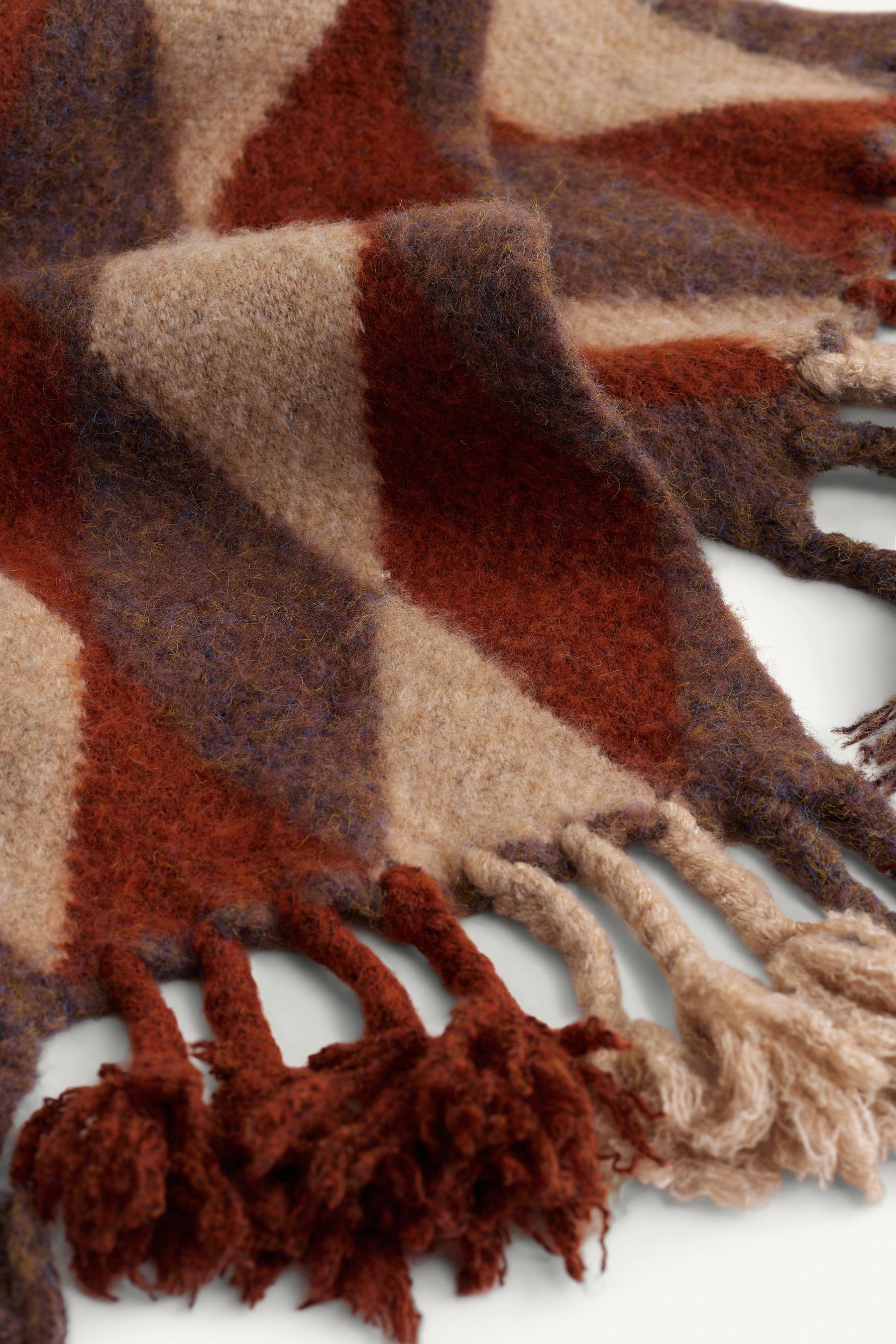 LIMITED EDITION COMBINED DIAMOND SCARF - Image 4