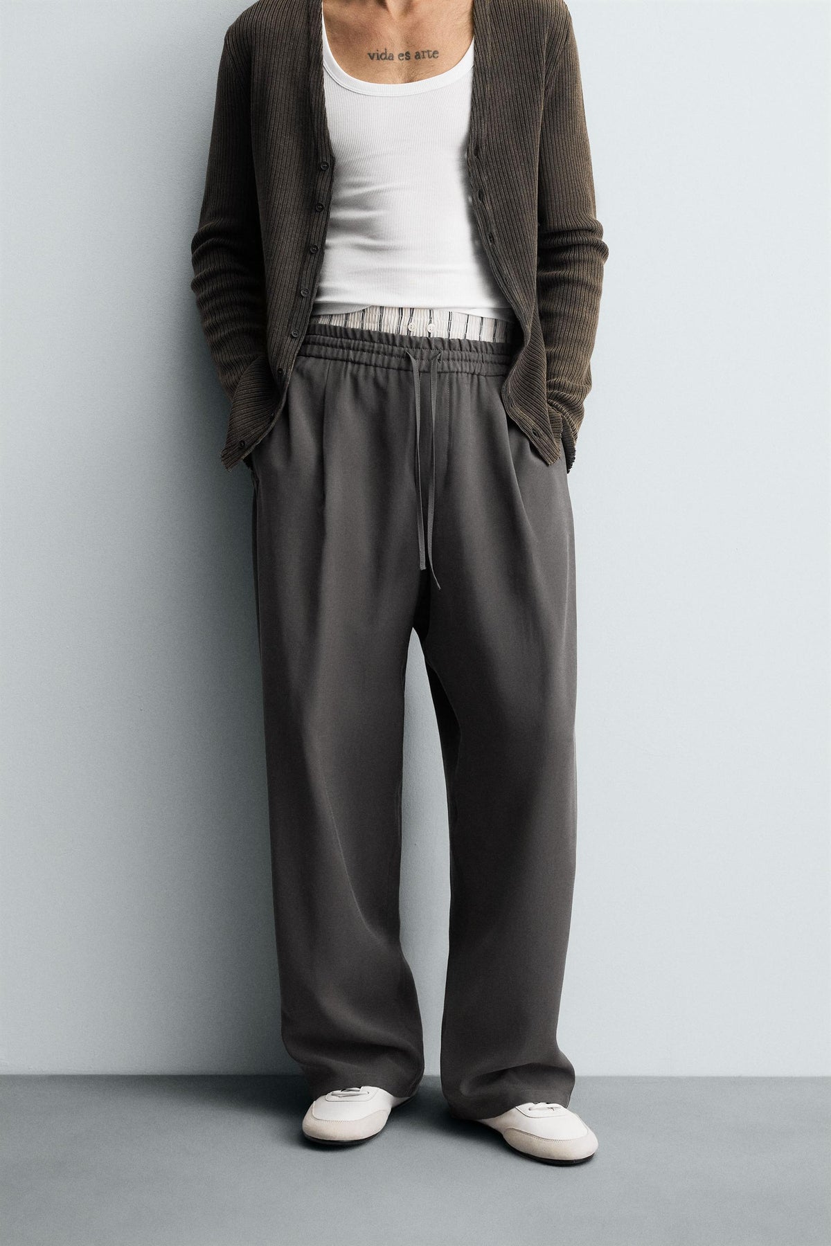 FLOWING TROUSERS WITH STITCHING - Image 2