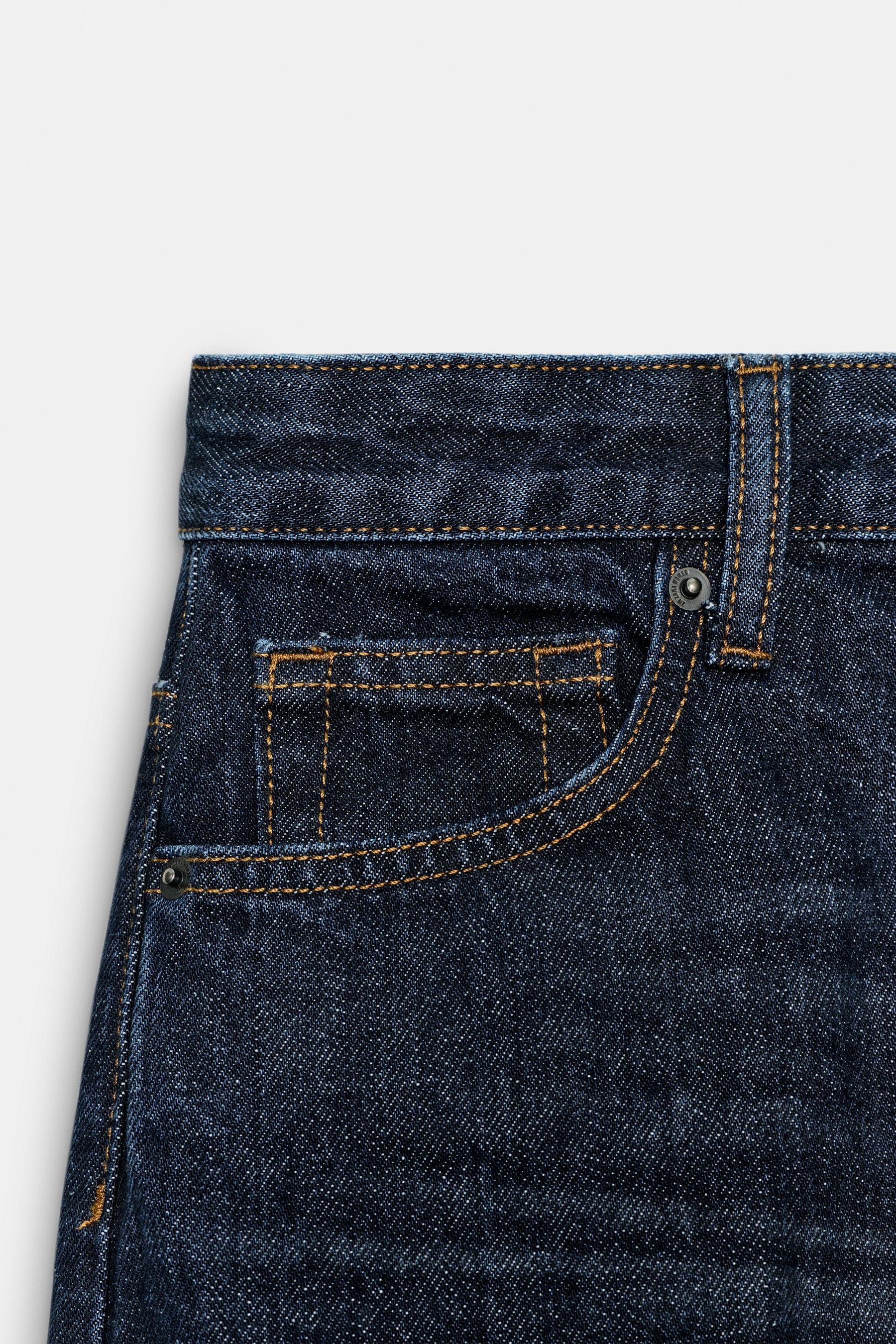 Barrel High-Waist Jeans