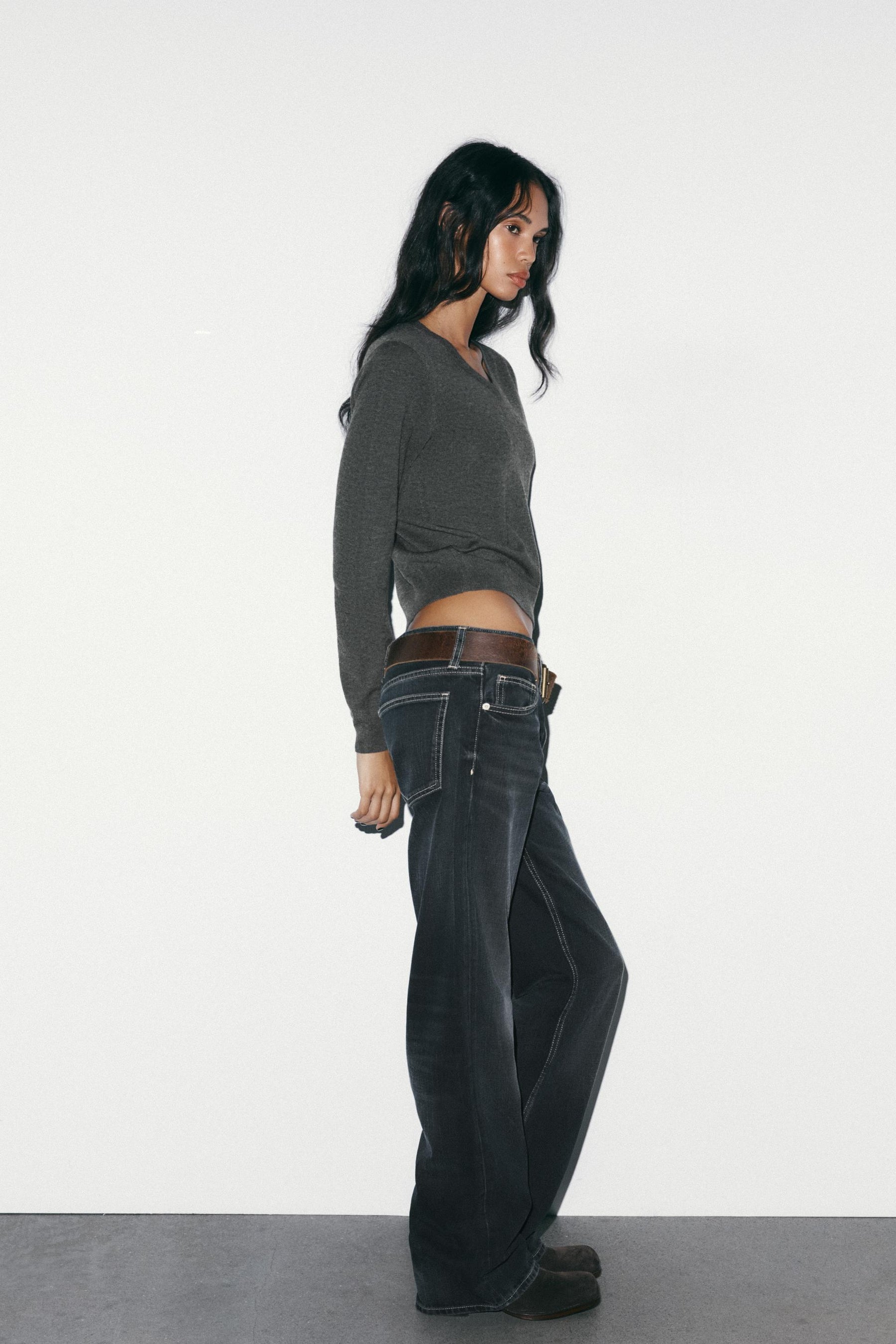 Wide-leg low-rise jeans