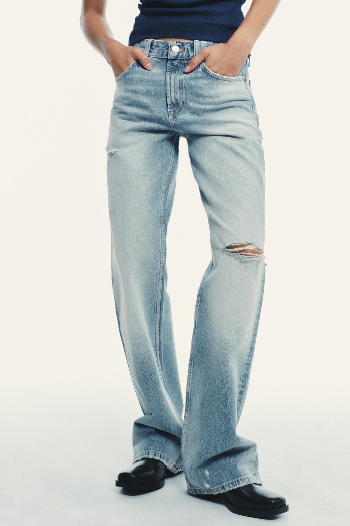 WIDE-LEG MID-WAIST JEANS