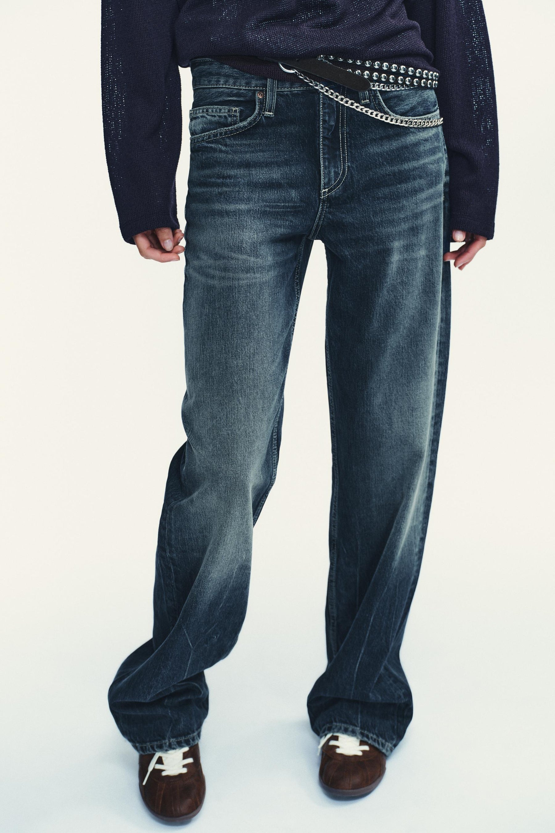 Wide Leg Low-Rise Jeans