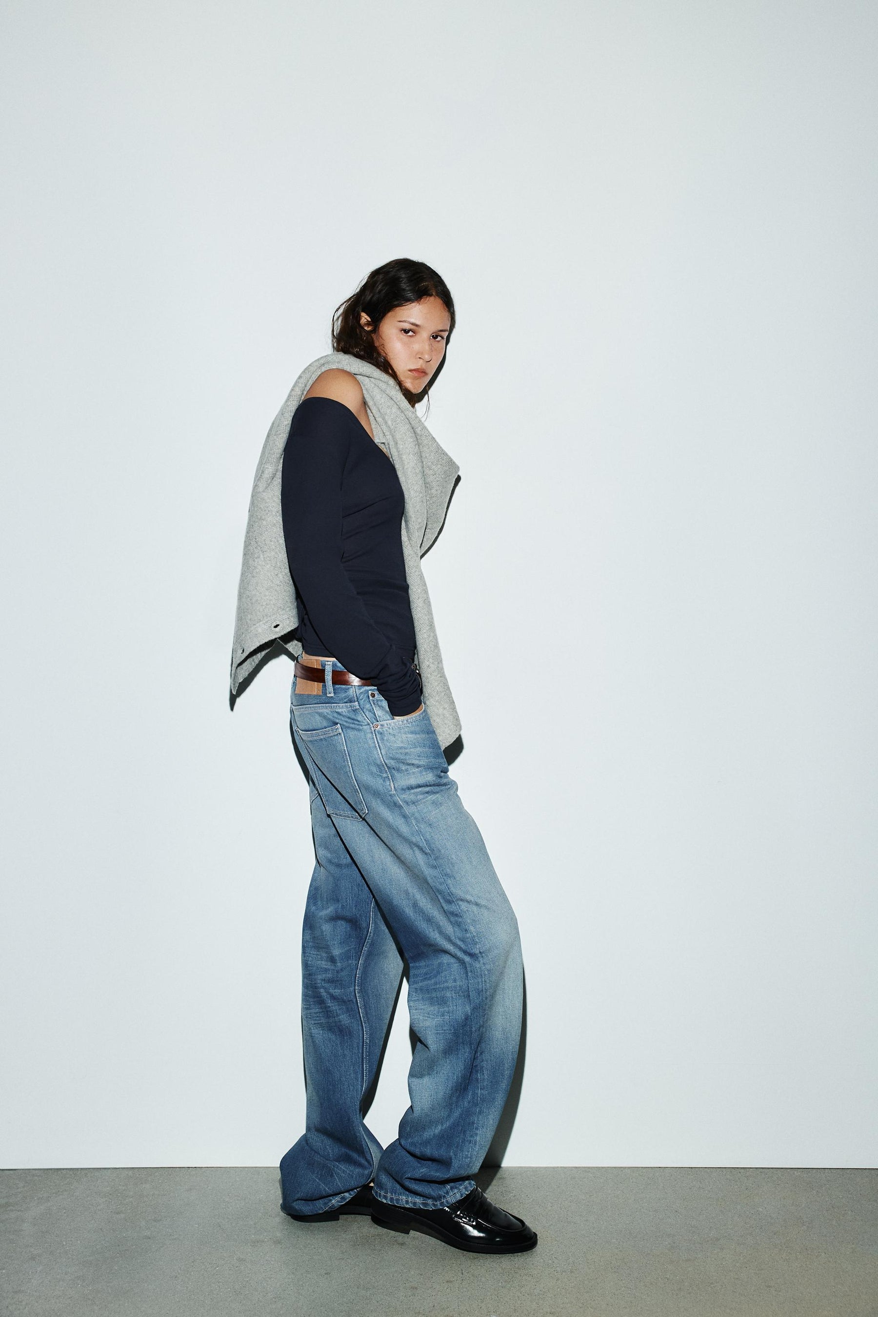 Tapered Baggy Low-Rise Jeans