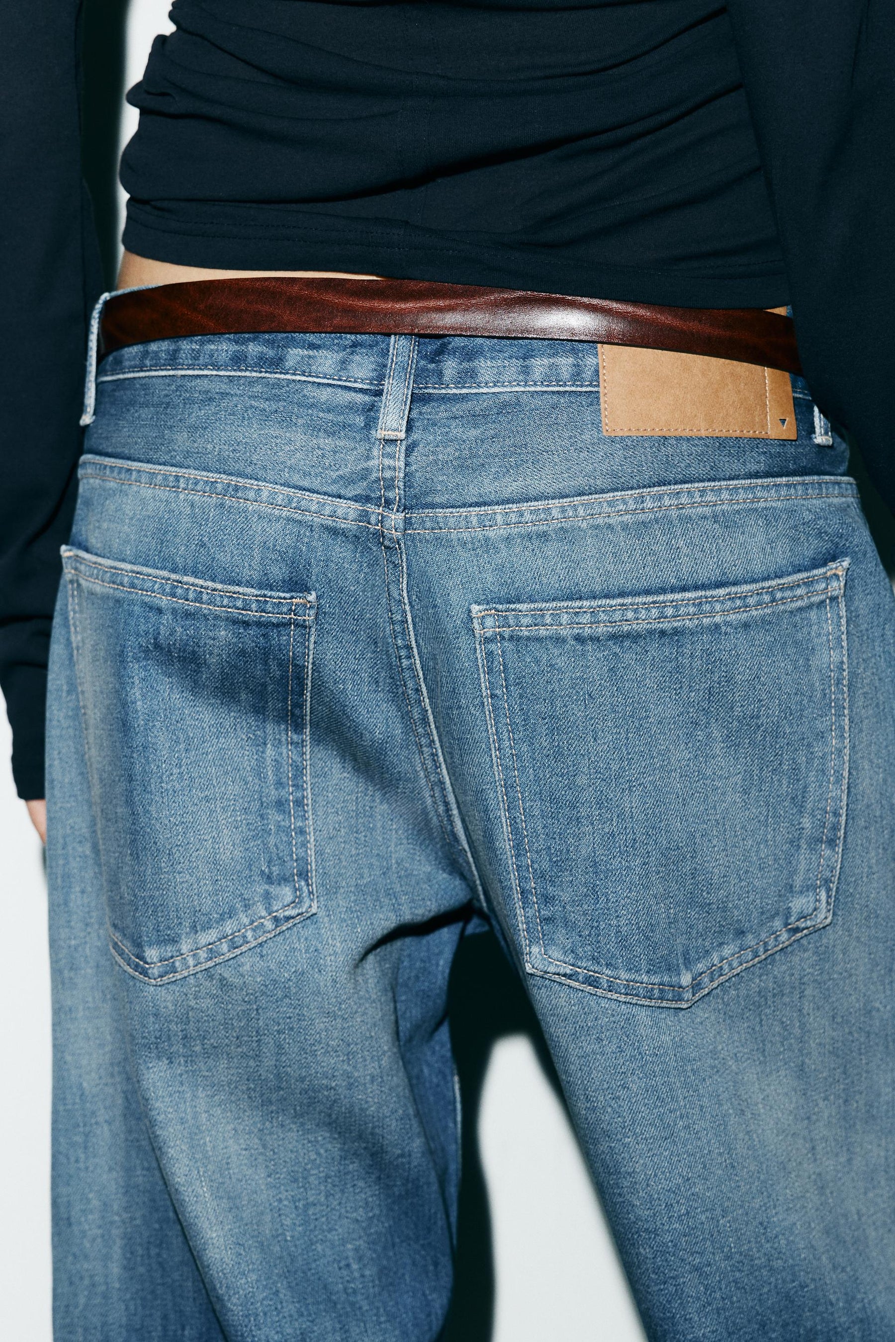 Tapered Baggy Low-Rise Jeans