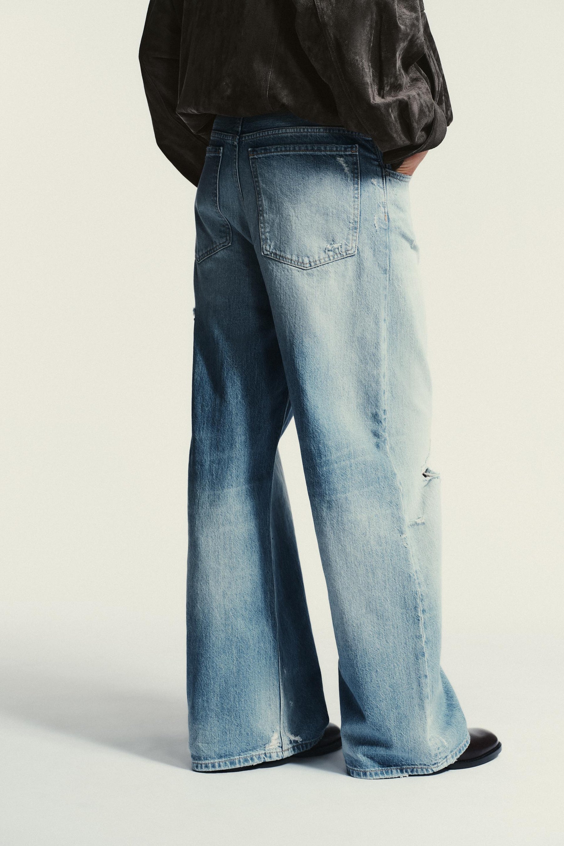 MID-WAIST BAGGY JEANS