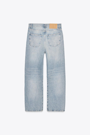 Oversized mid-waist jeans