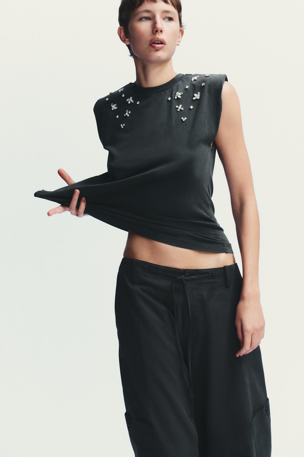 Faded-effect shoulder pad t-shirt