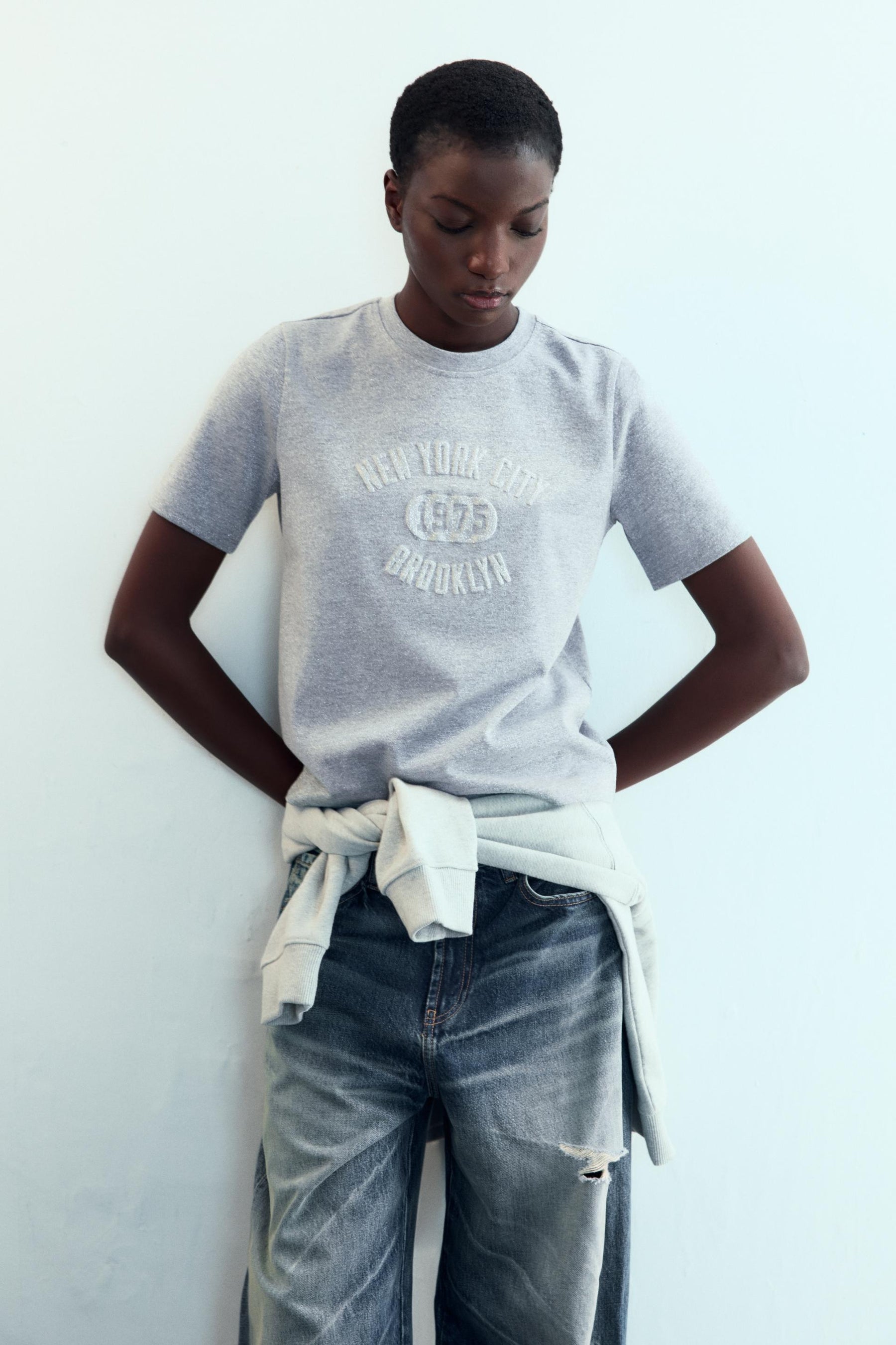 SHIMMER TEXT T-SHIRT