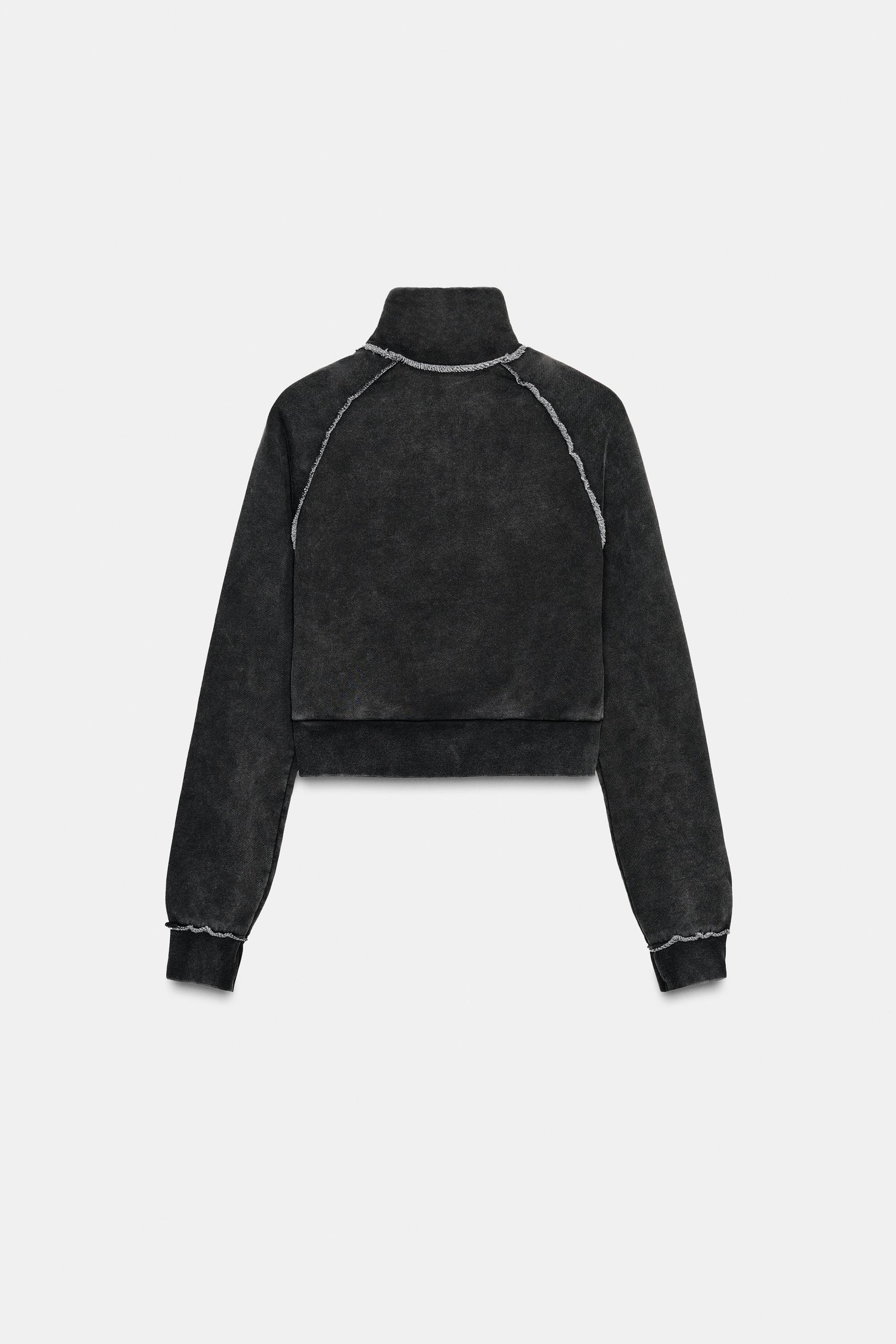 Seam-detailed sweatshirt.