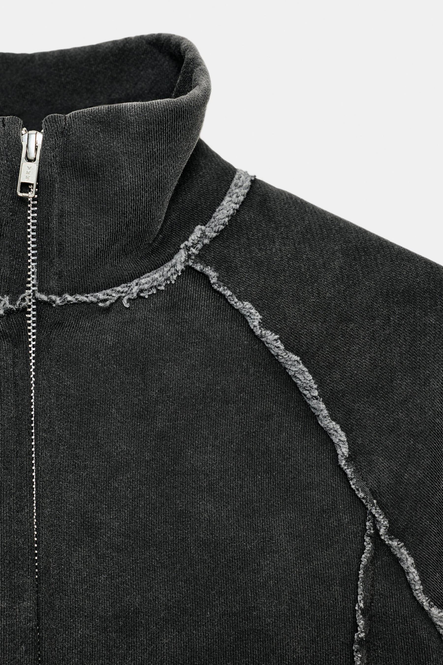 Seam-detailed sweatshirt.