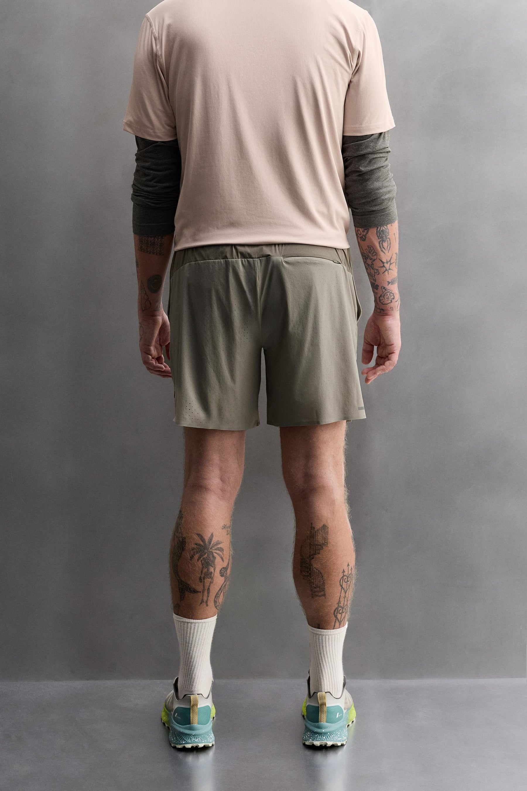 LIGHTWEIGHT PERFORATED SHORTS - Image 3