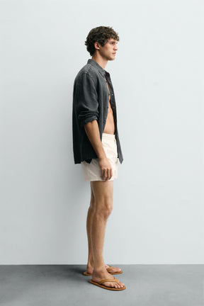 CONTRAST MID-LENGTH SWIMMING TRUNKS - Image 4