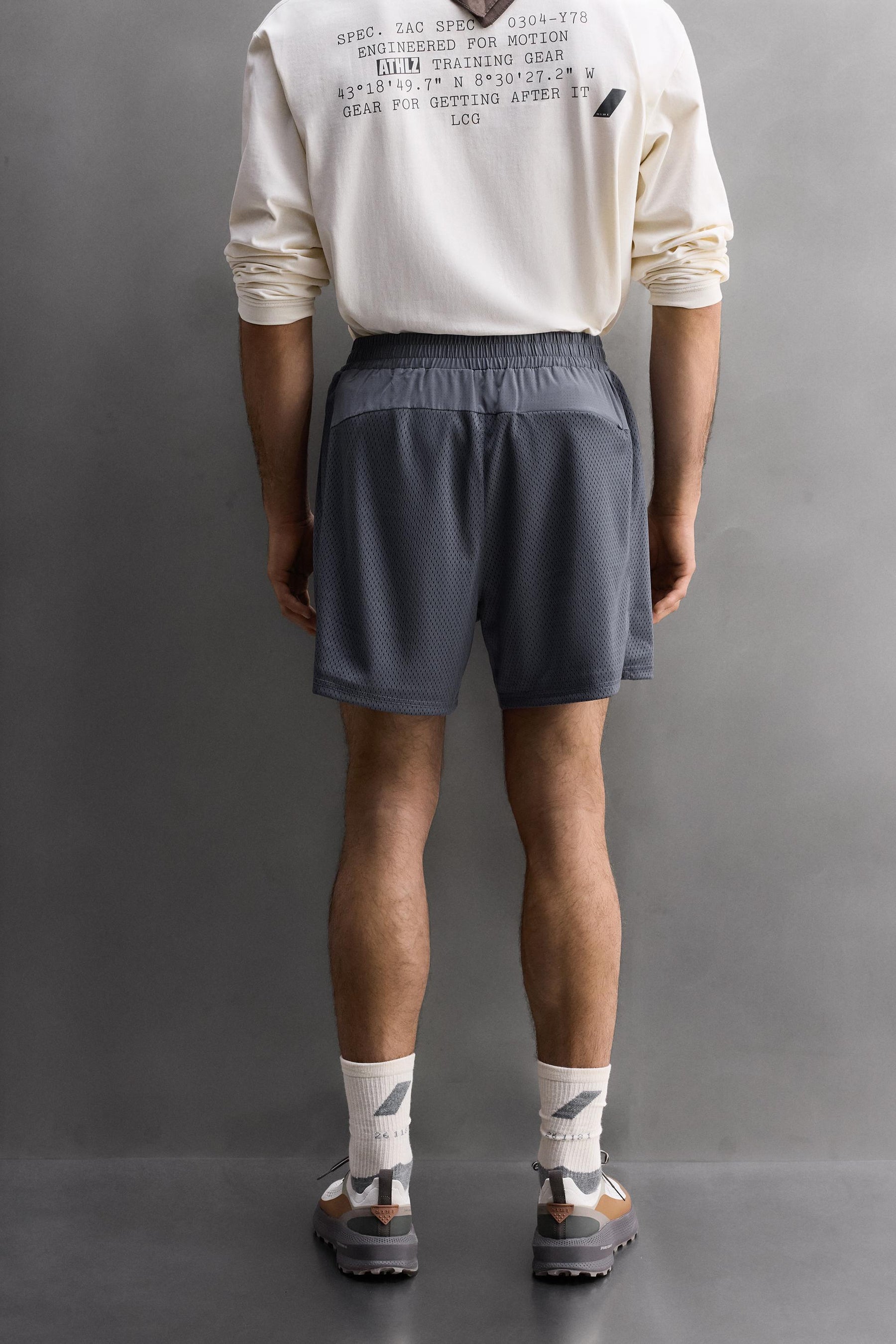 CONTRAST PERFORATED SHORTS - Image 3