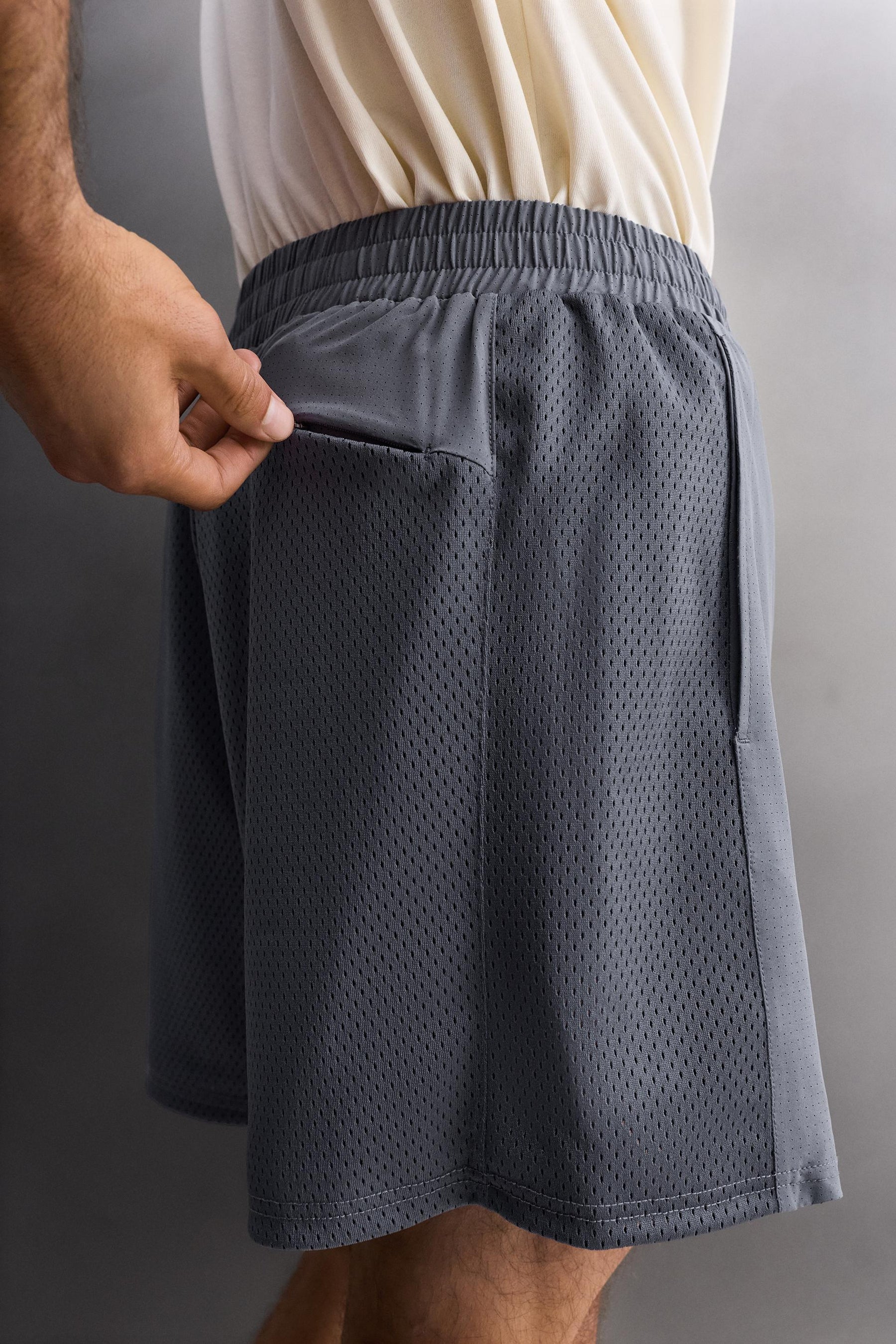 CONTRAST PERFORATED SHORTS - Image 6
