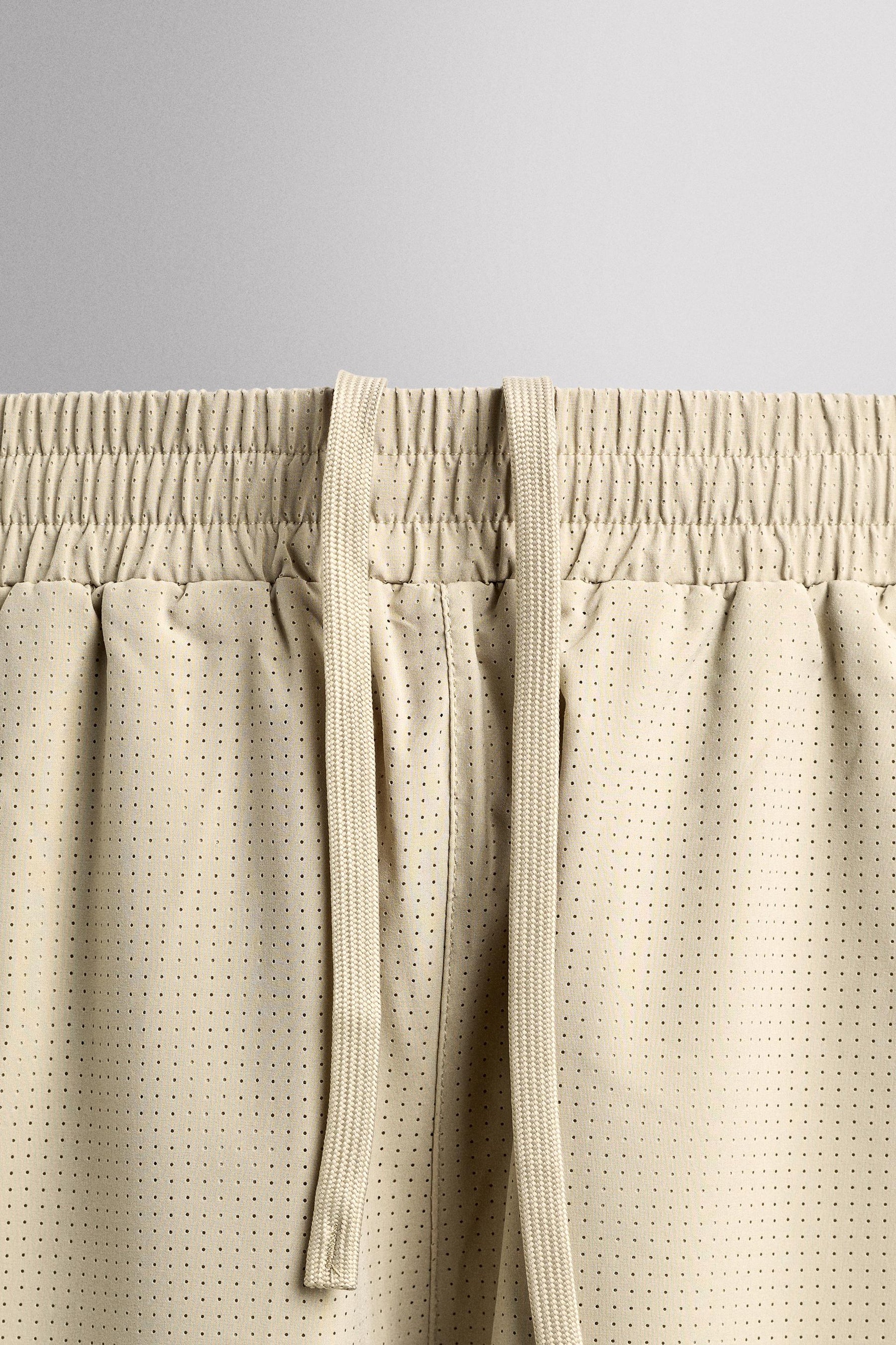 CONTRAST PERFORATED SHORTS - Image 8