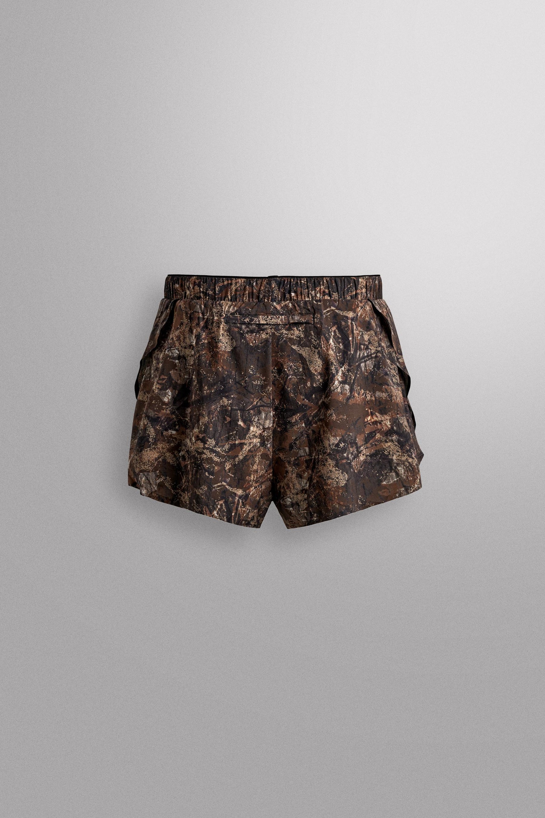 RUNNING SHORTS WITH TREE PRINT - Image 8