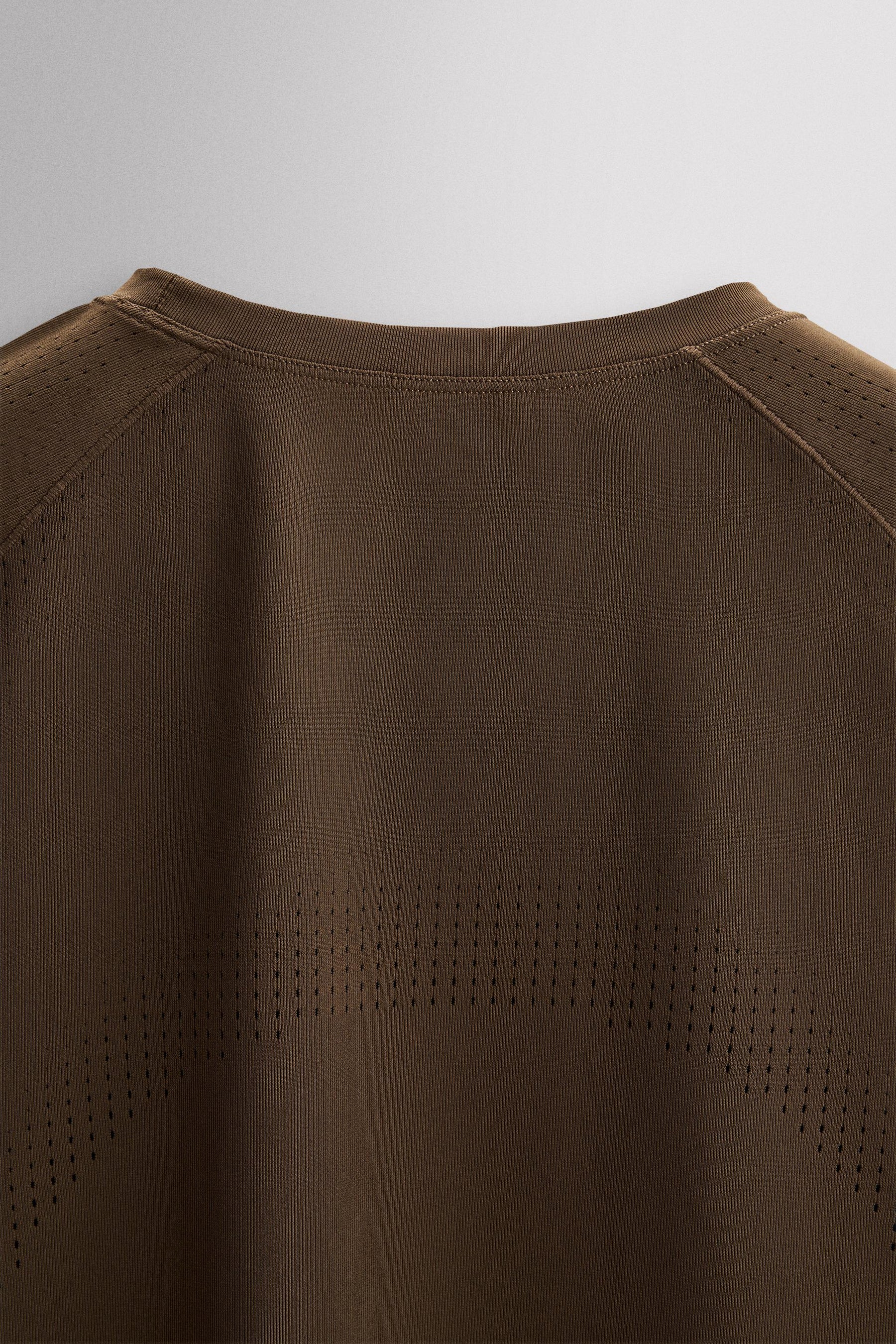 PERFORATED TEXTURED T-SHIRT - Image 10