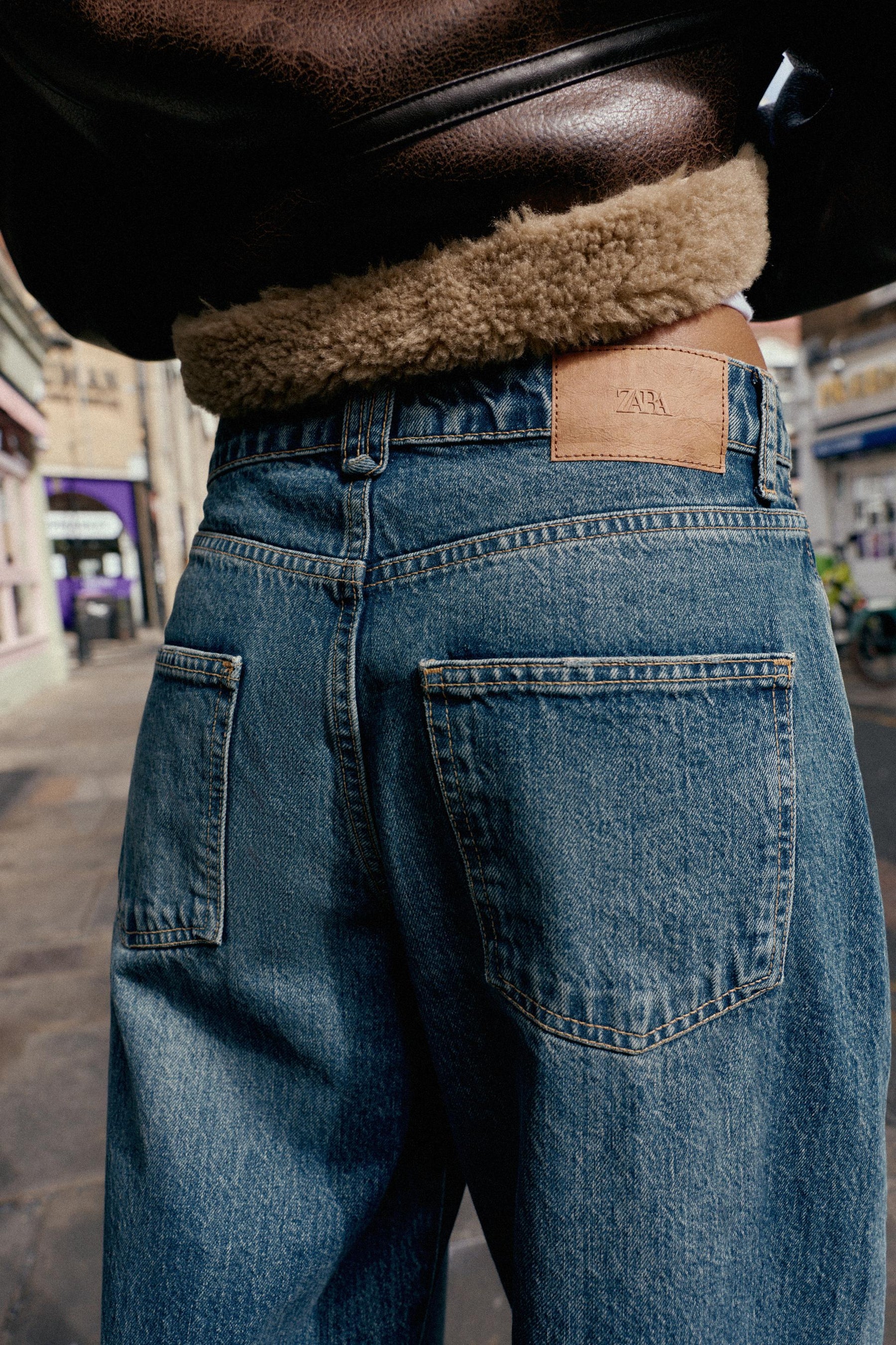 Wide-Leg High-Waist Jeans