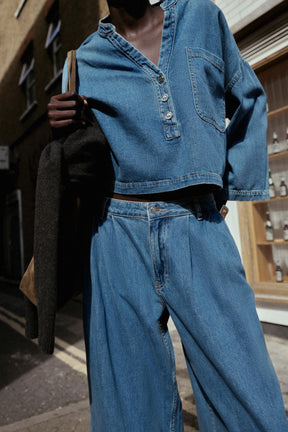 Mid-Waist Wide-Leg Jeans